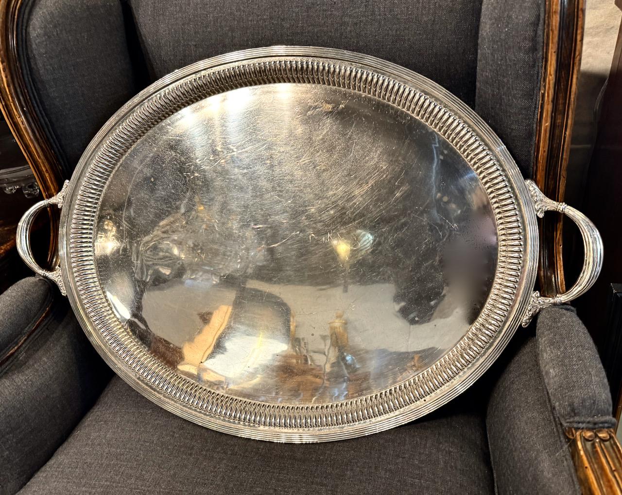 Inglese Vassoio da tè inglese edoardiano placcato in argento in vendita