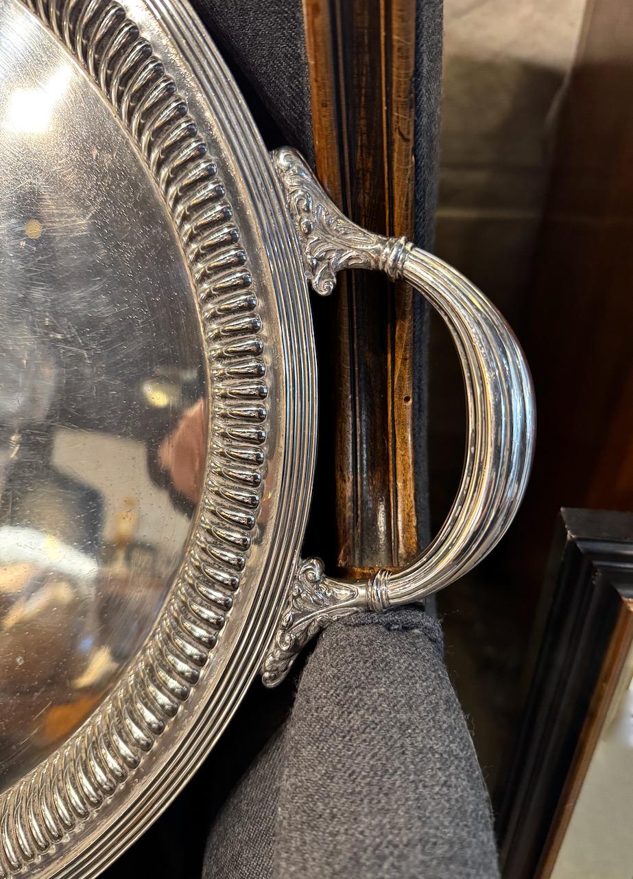 Calco Vassoio da tè inglese edoardiano placcato in argento in vendita