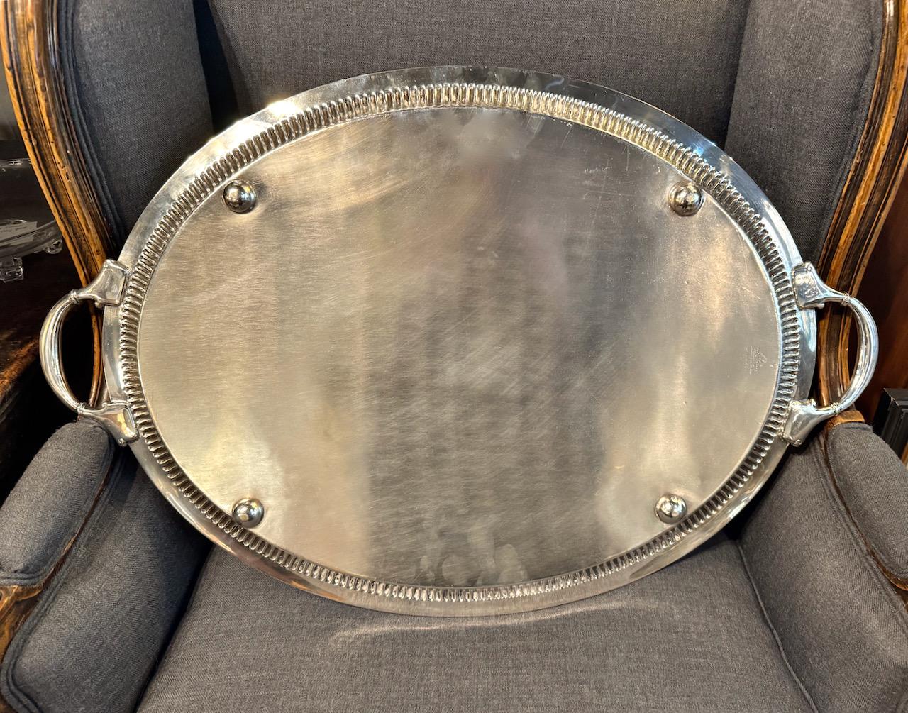 XX secolo Vassoio da tè inglese edoardiano placcato in argento in vendita