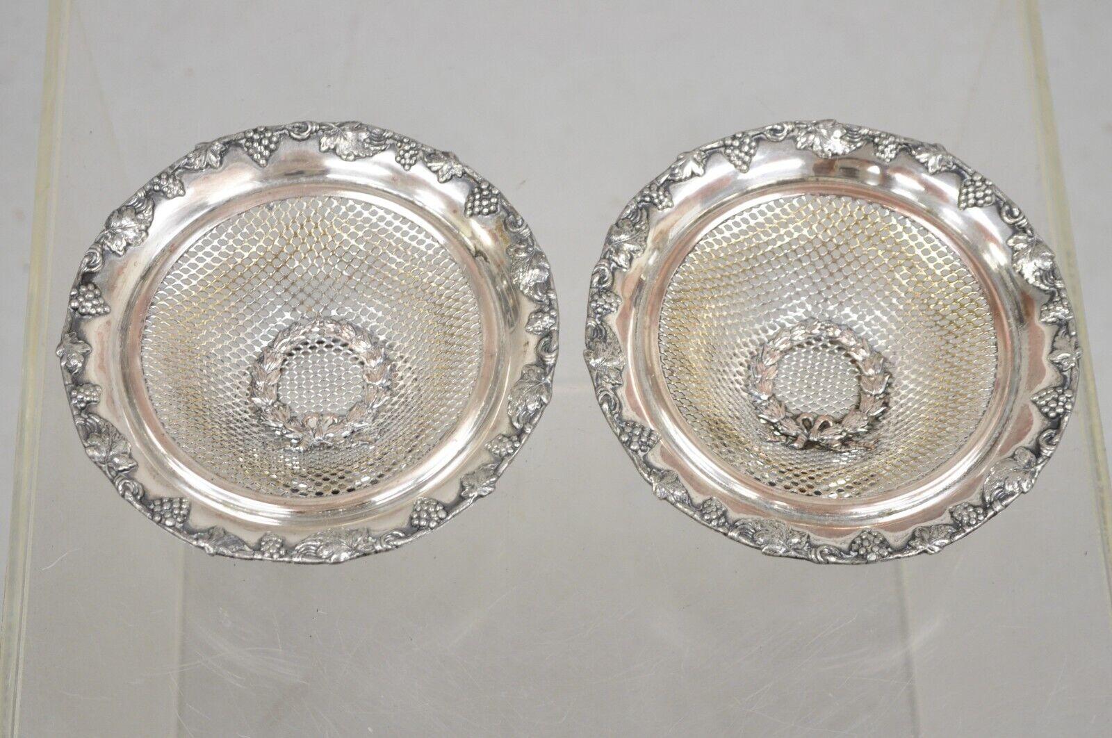 English Edwardian Silver Plated Wreath Design Small Mesh Basket Candy Dish -Pair In Good Condition For Sale In Philadelphia, PA
