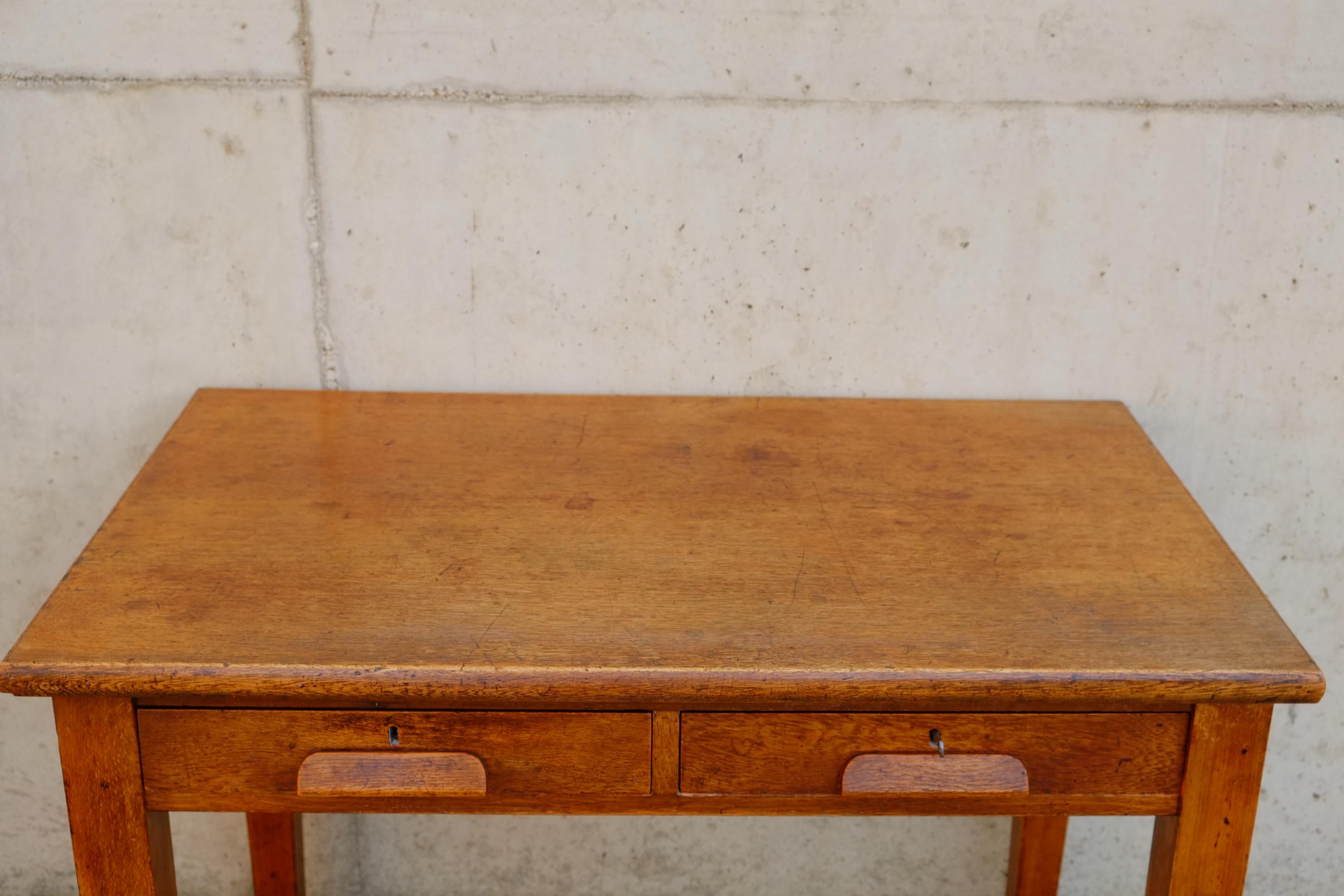 Englischer edwardianischer Schreibtisch/Schreibtisch aus massiver Eiche (Eichenholz) im Angebot