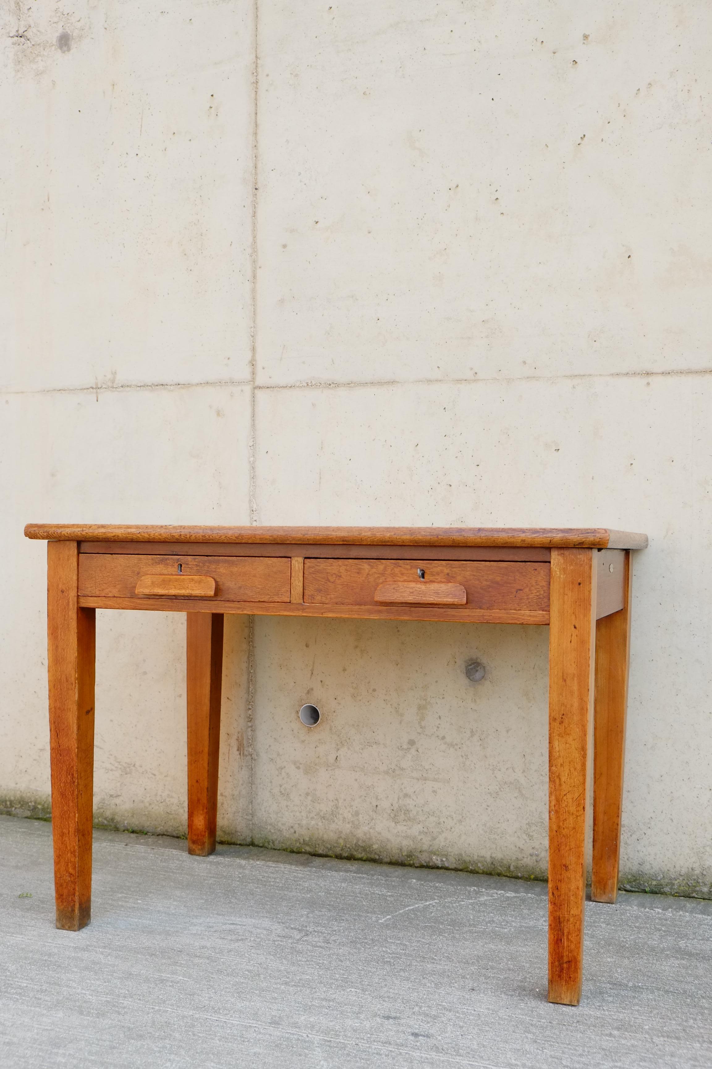 Englischer edwardianischer Schreibtisch/Schreibtisch aus massiver Eiche im Angebot 1