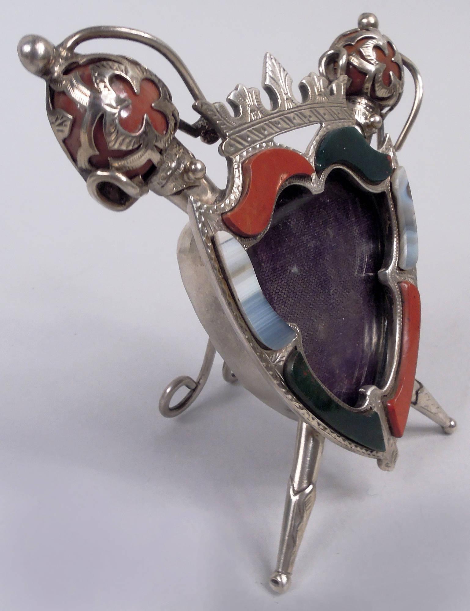 Early 20th Century English Edwardian Sterling Silver & Agate Armorial Picture Frame, 1903