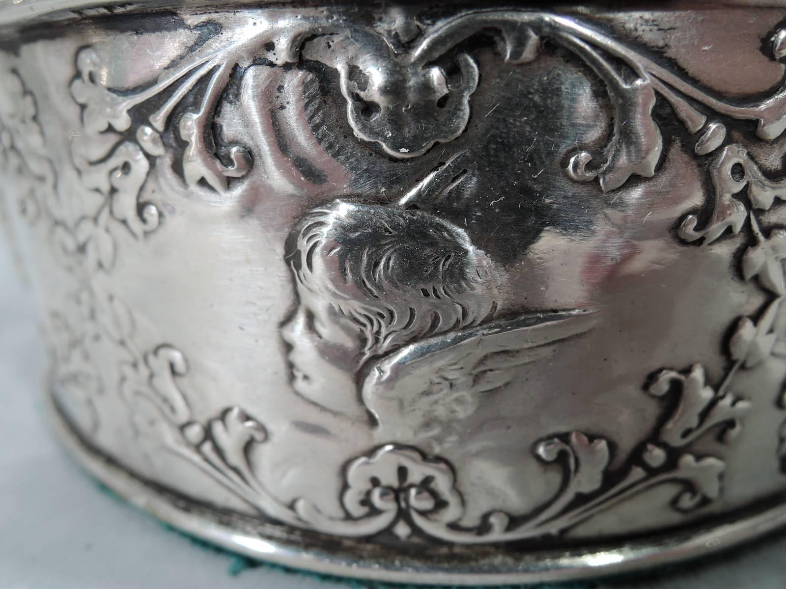 English Edwardian Sterling Silver Wine Coaster by William Comyns In Excellent Condition In New York, NY