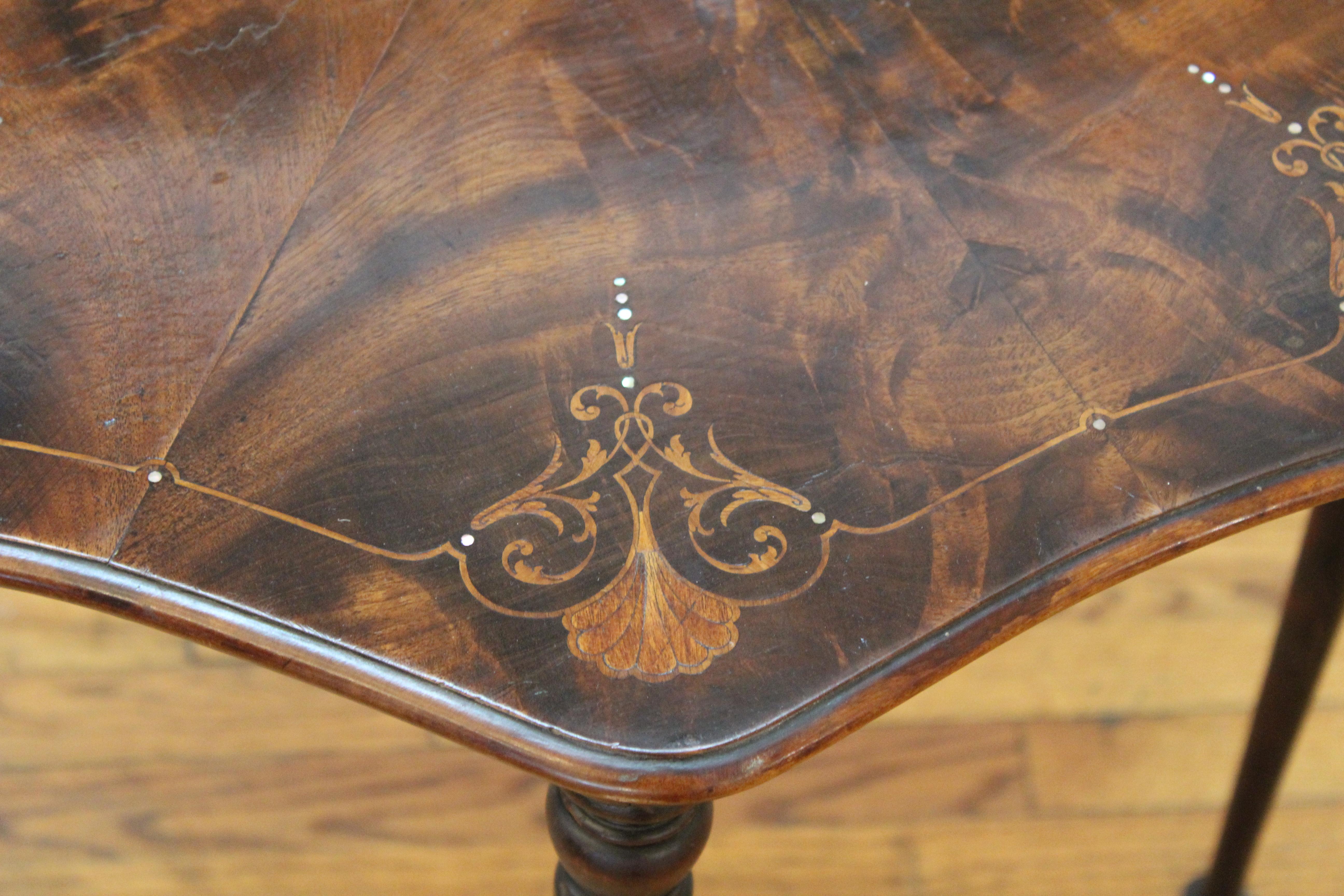English Edwardian Style Parquetry Side Table In Good Condition In New York, NY