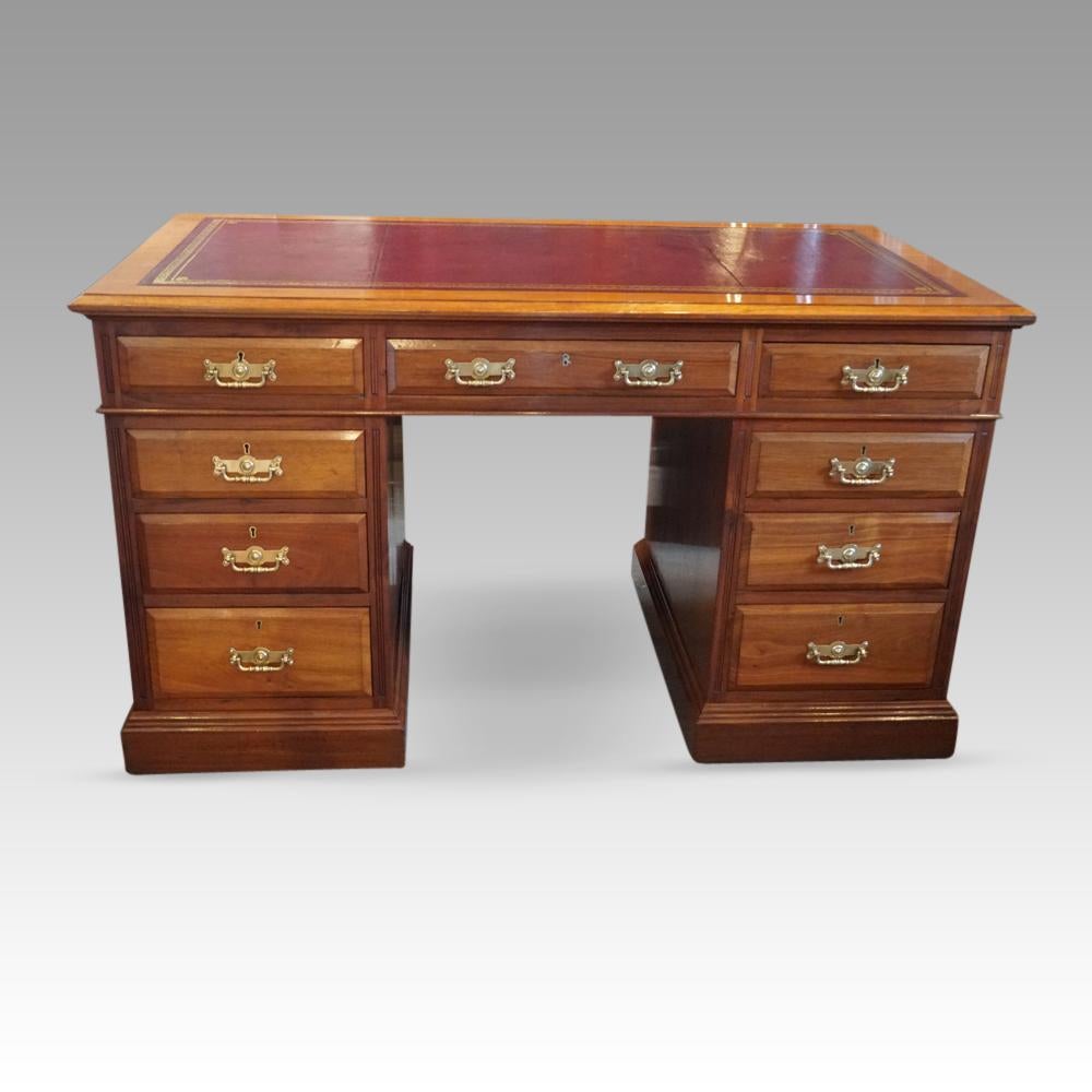 Late 19th Century English Edwardian walnut Maple & co pedestal desk