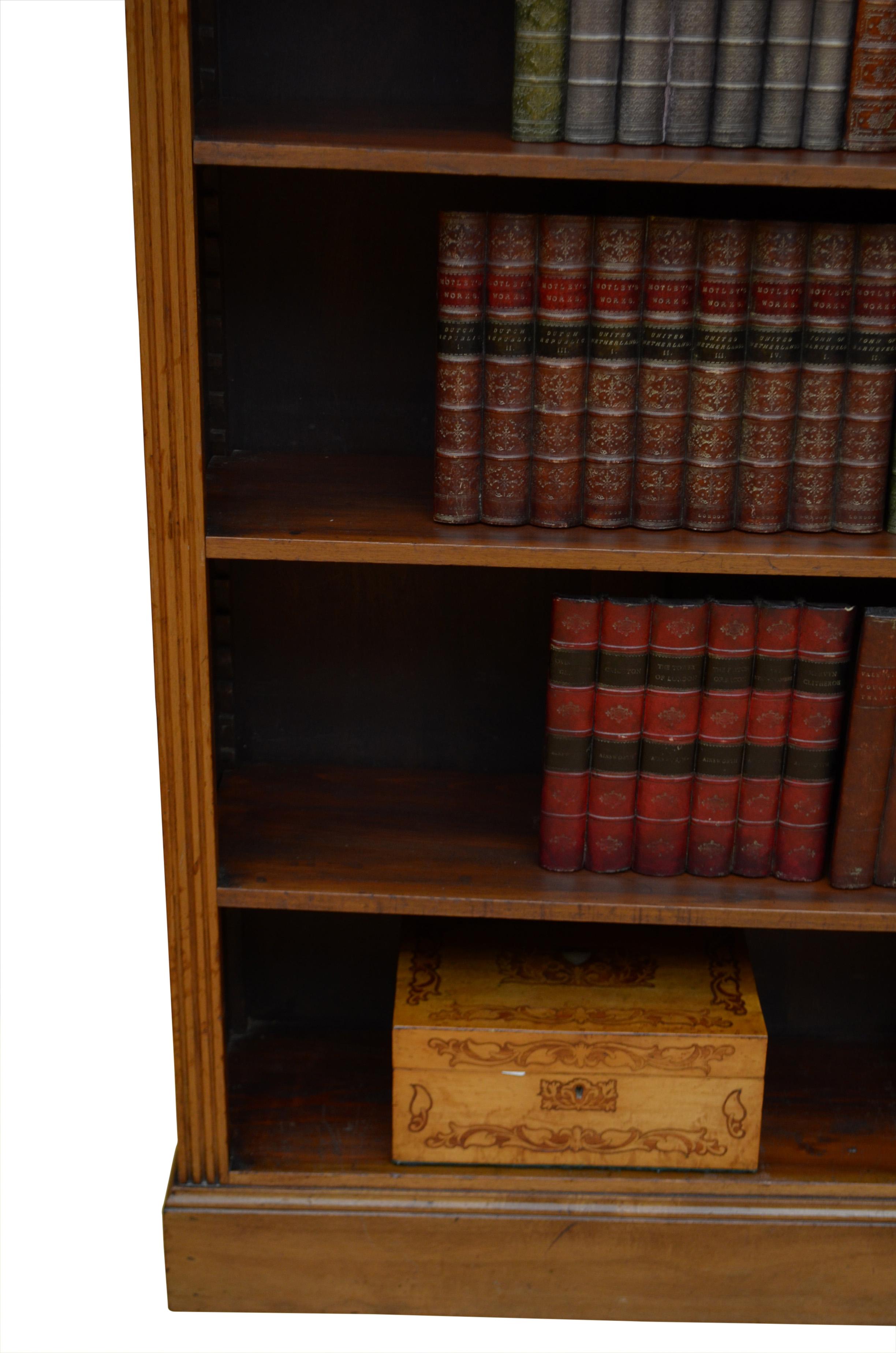 Offenes Bücherregal aus edwardianischem Nussbaumholz um 1900 im Angebot 5