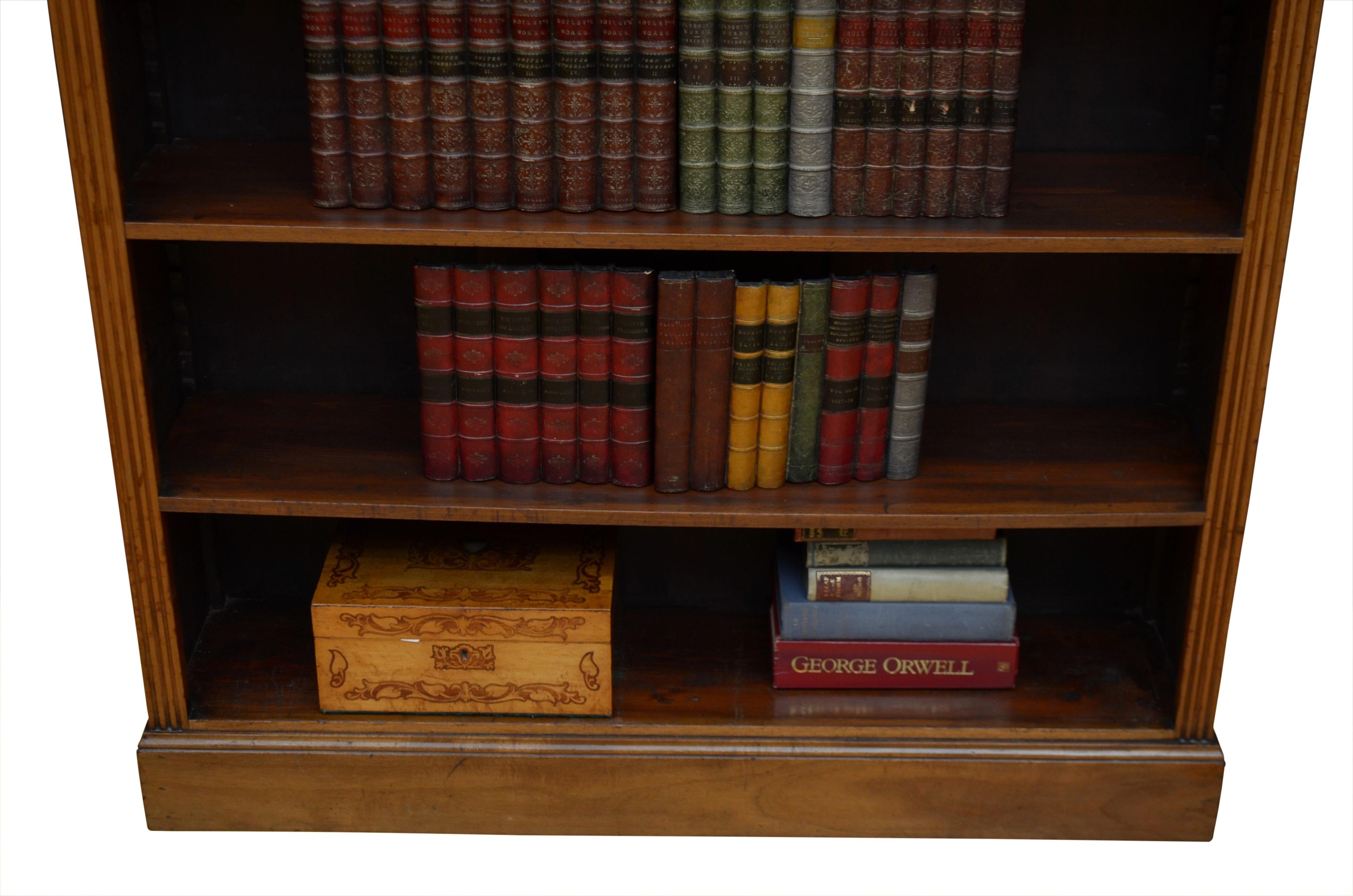 Offenes Bücherregal aus edwardianischem Nussbaumholz um 1900 im Angebot 8