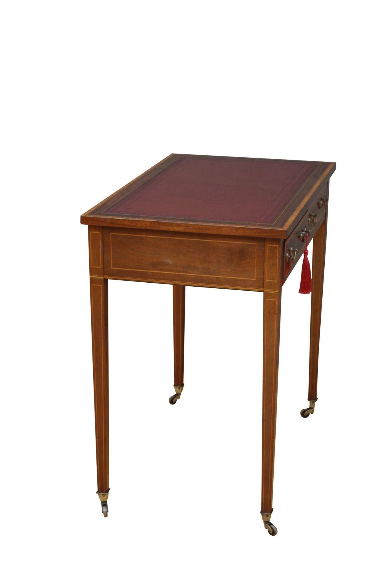 English Edwardian Writing Table in Mahogany For Sale 7