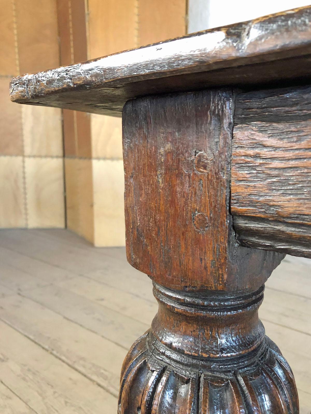 English Elizabeth I Oak 16th Century Refectory or Center Table For Sale 3