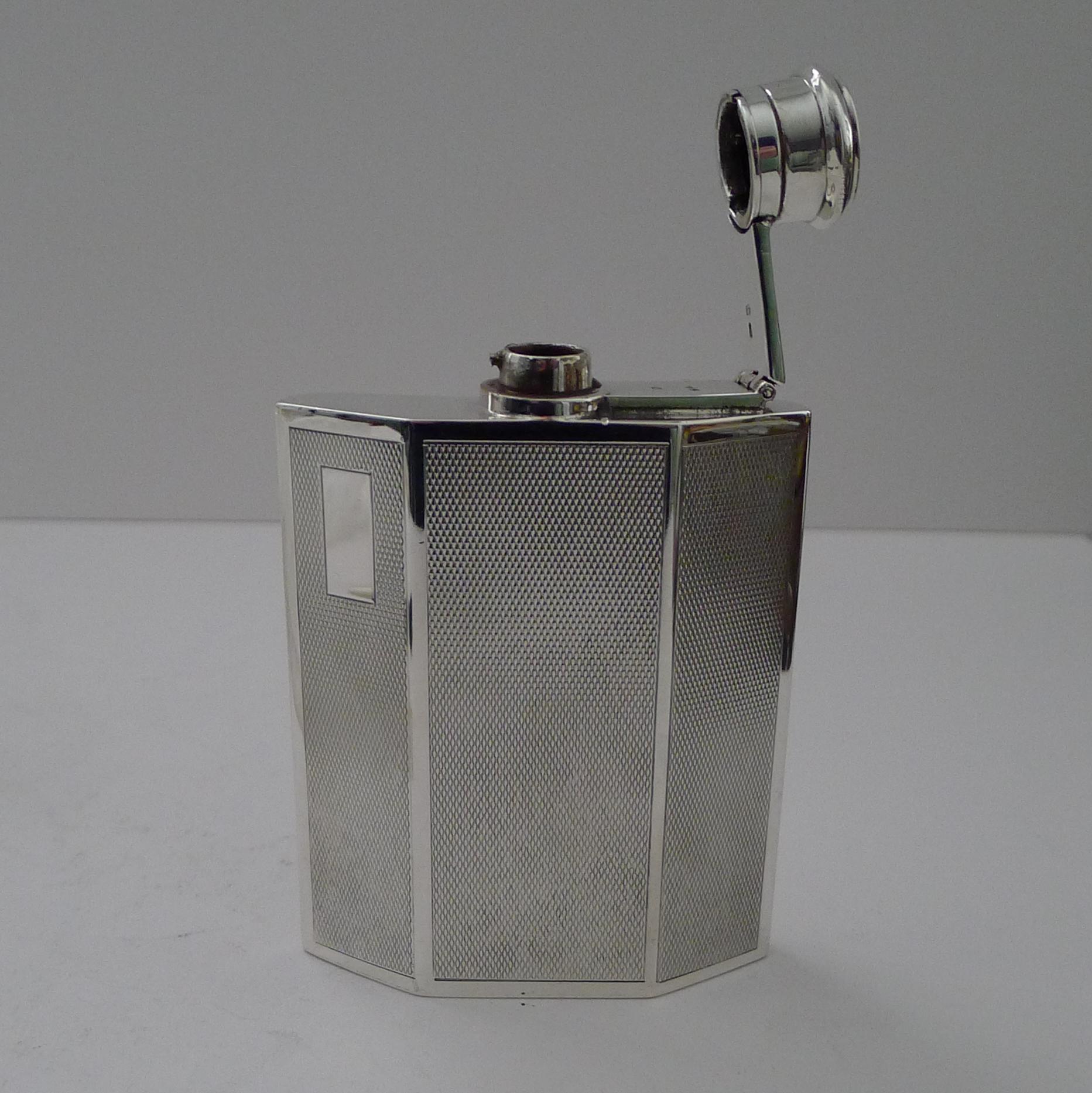 Late 20th Century English Elizabeth II Solid / Sterling Silver Hip Flask - Jubilee Mark For Sale