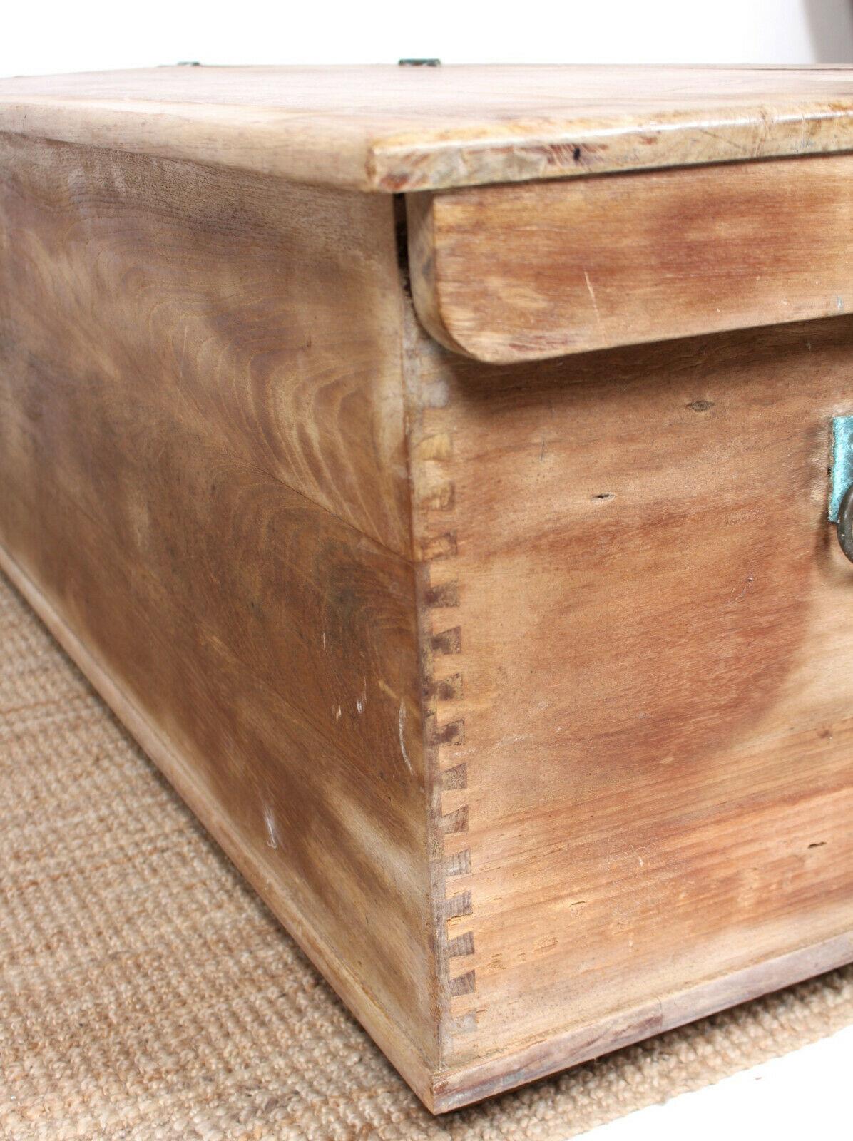 English Elm Blanket Box Long Chest Coffee Trunk For Sale 2