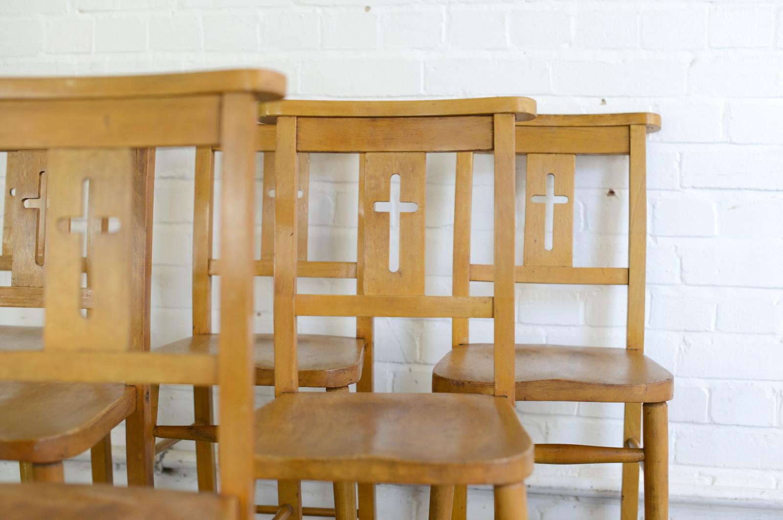 English Elm Chapel Chairs, circa 1950s In Good Condition In Gloucester, GB