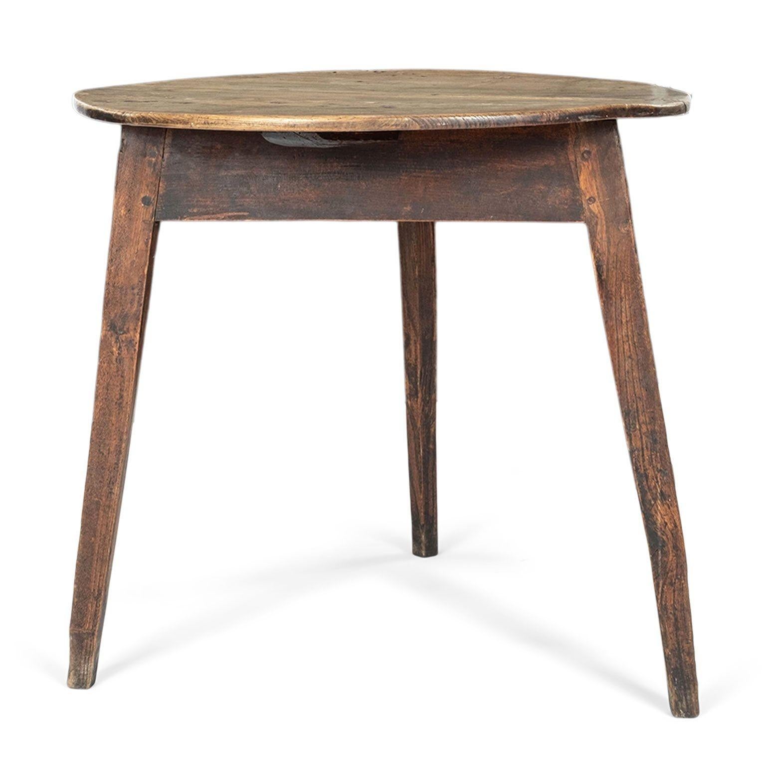 Mesa de cricket de olmo inglés Tallado a mano en venta