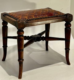 Repose-pieds de style « Aesthetic Movement » anglais, en cuir et bois massif, CIRCA 1880