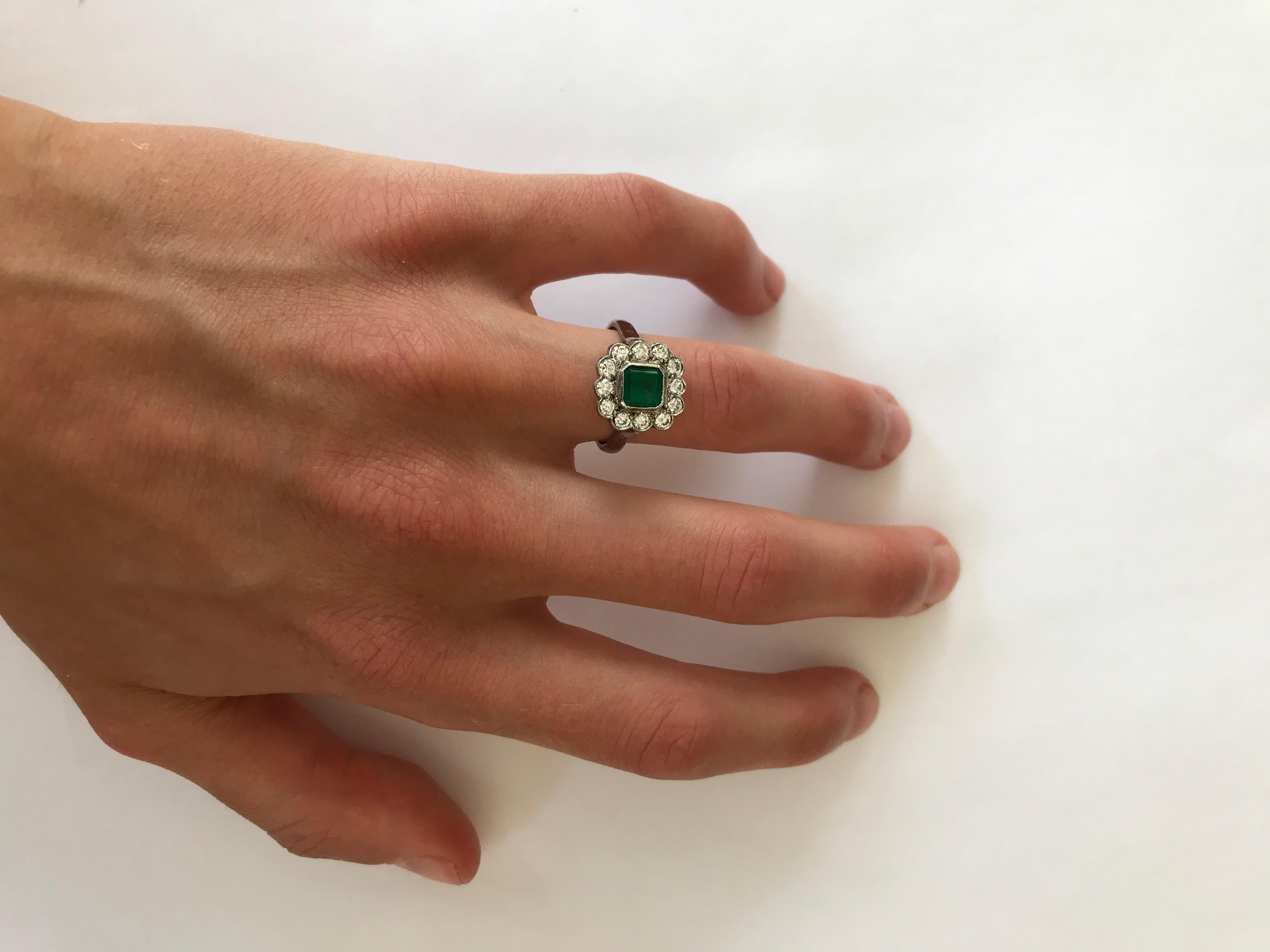 English Emerald and Diamond 18k Gold Cluster Ring, Mid 20th Century 1