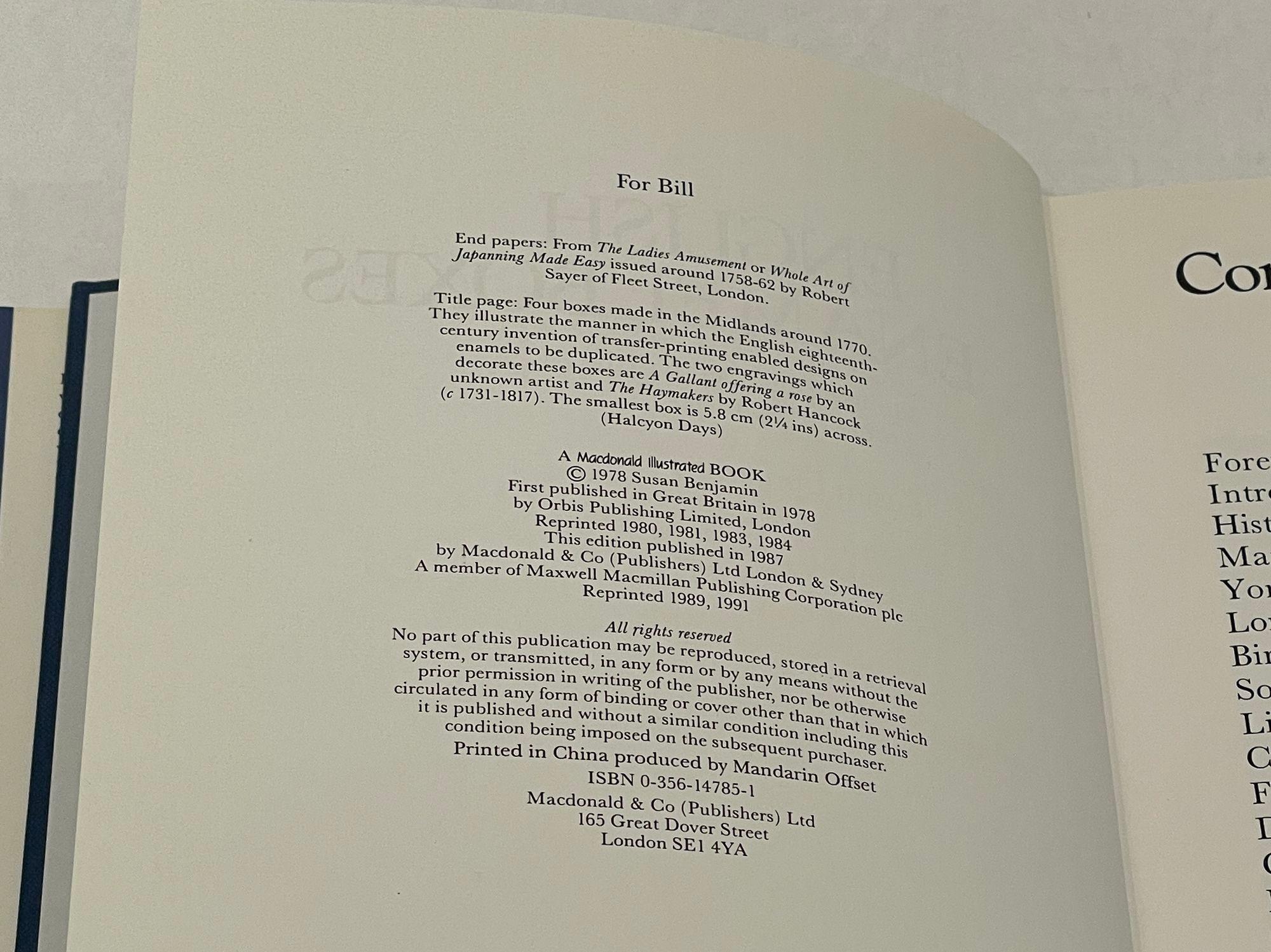 Papier Boîtes à émail anglaises du 18e au 2e dents C. Susan Benjamin couverture rigide en vente