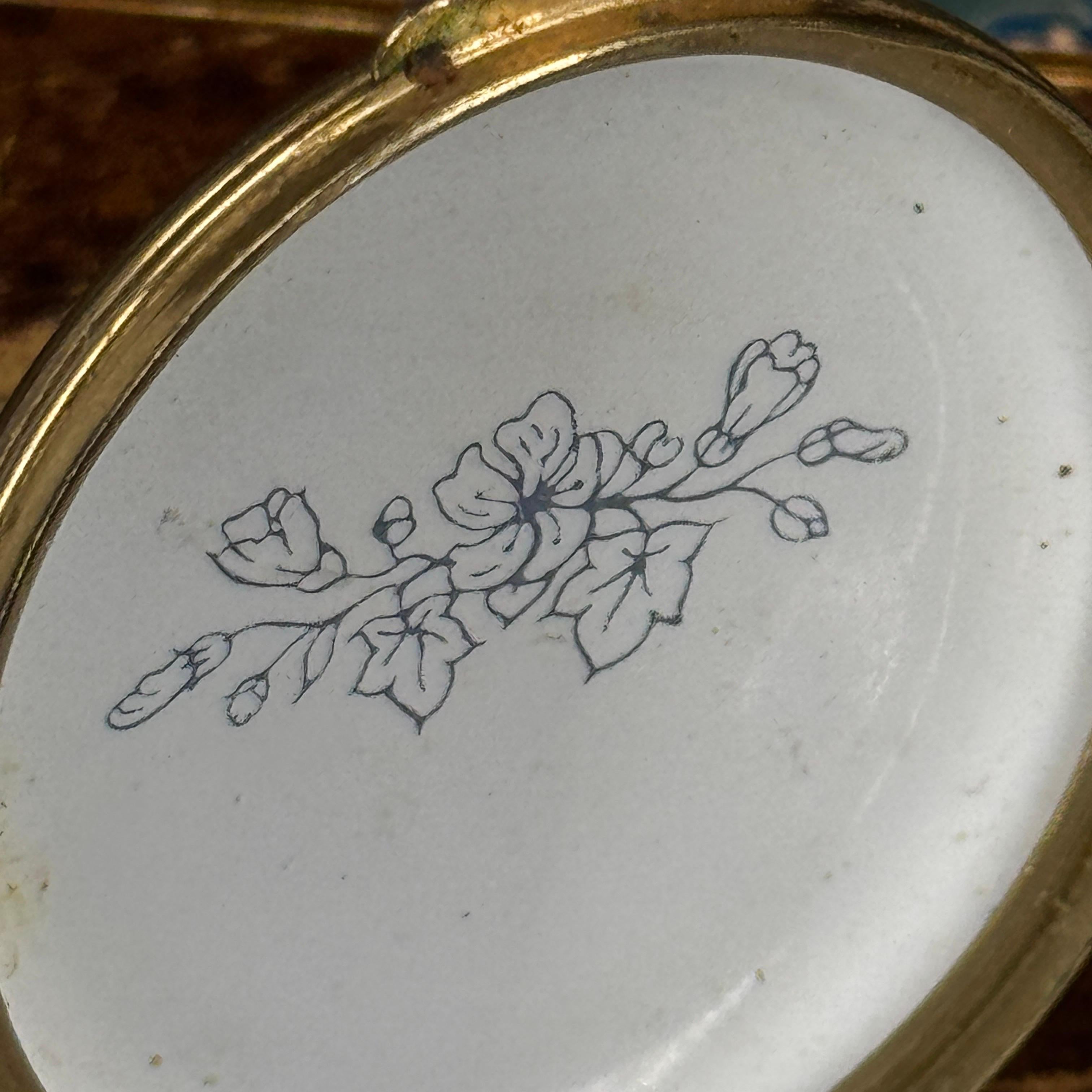 English Enamel Painted Trinket Box of a Bunny Rabbit For Sale 4