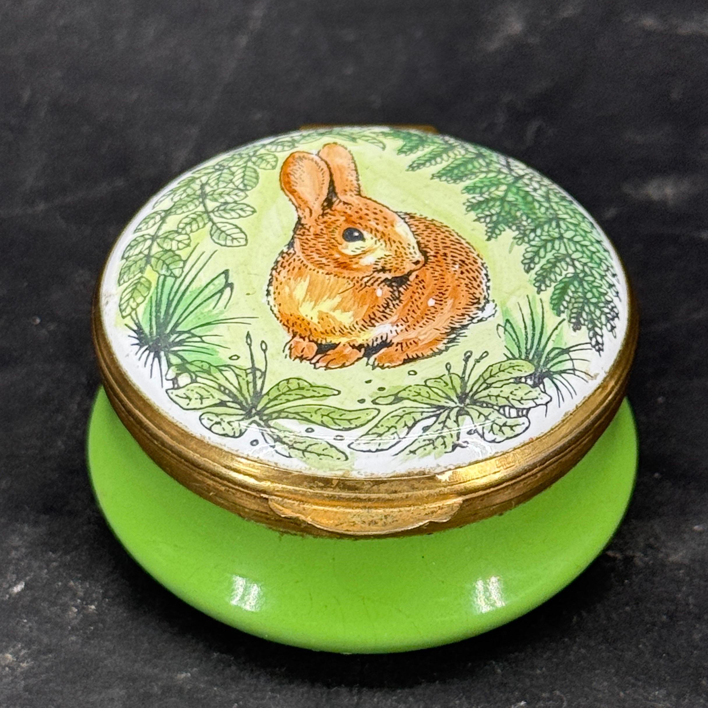 English Enamel Painted Trinket Box of a Bunny Rabbit For Sale 6