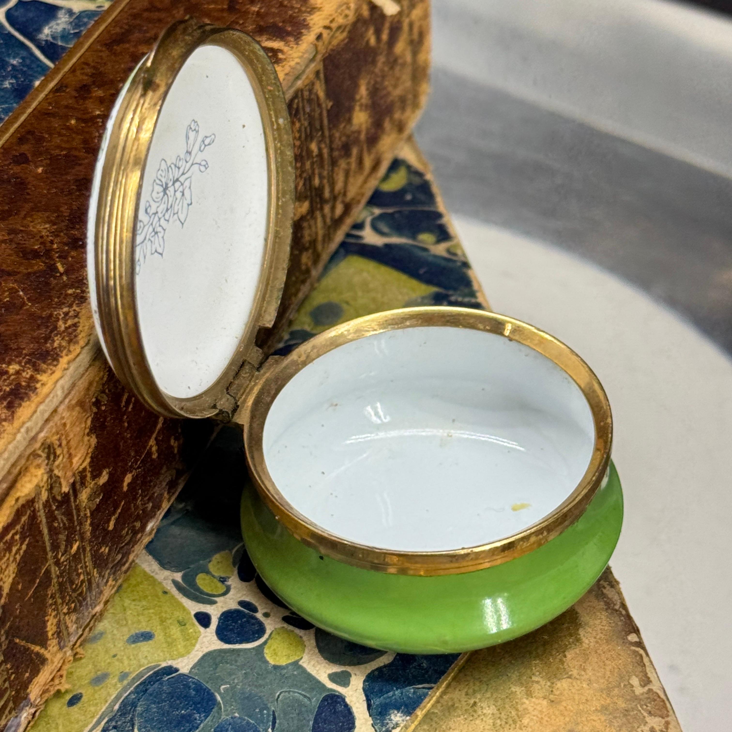 Hand-Crafted English Enamel Painted Trinket Box of a Bunny Rabbit For Sale