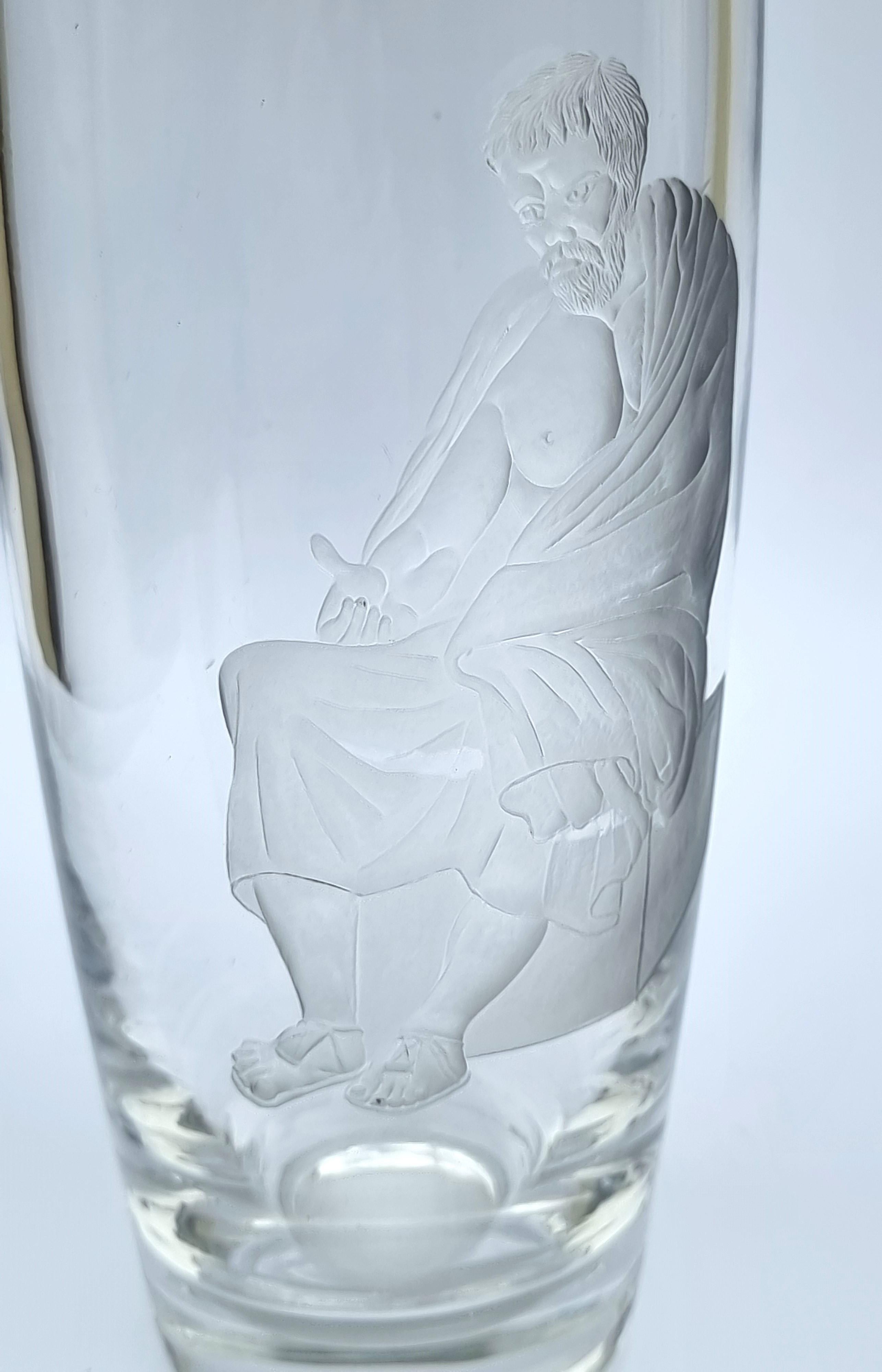 Vaso inglese in vetro inciso con Socrate, il filosofo greco, 1920 circa in vendita 1
