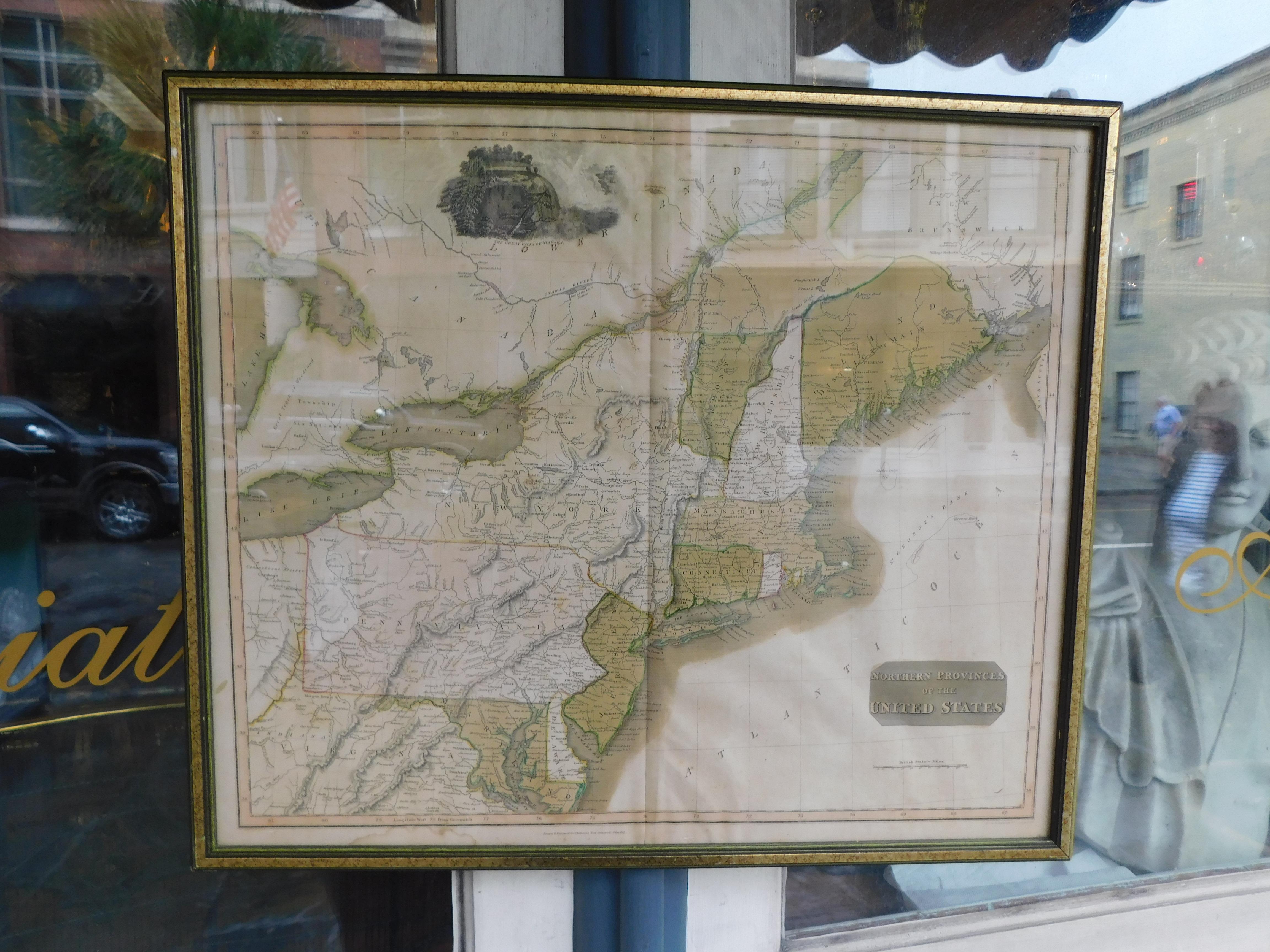 Carte anglaise du nord-est des États-Unis gravée sur cuivre et coloriée à la main, présentée sous verre dans un cadre doré, début du XIXe siècle. Dessiné et gravé pour le nouvel atlas général de Thomson, 1817.