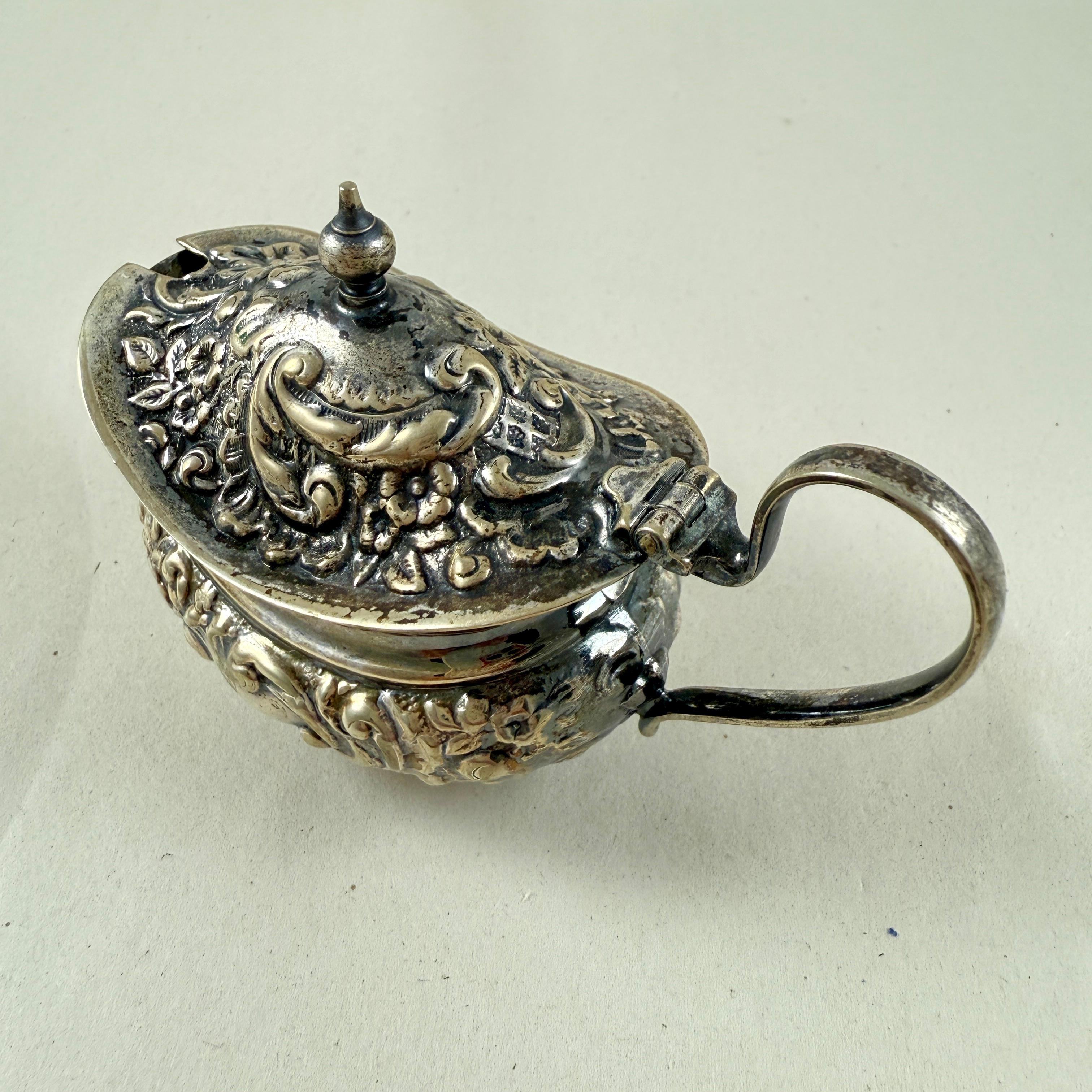 Anglais Salière anglaise EPNS ornée d'argent en vente
