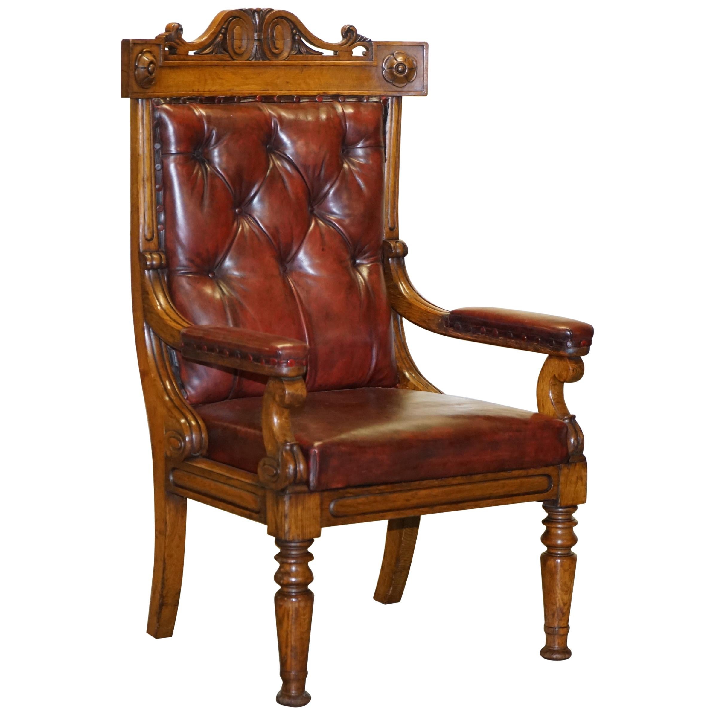 Poltrona da trono in pelle di sangue di bosso di proprietà inglese del 1840 circa con timbro Royal Crown