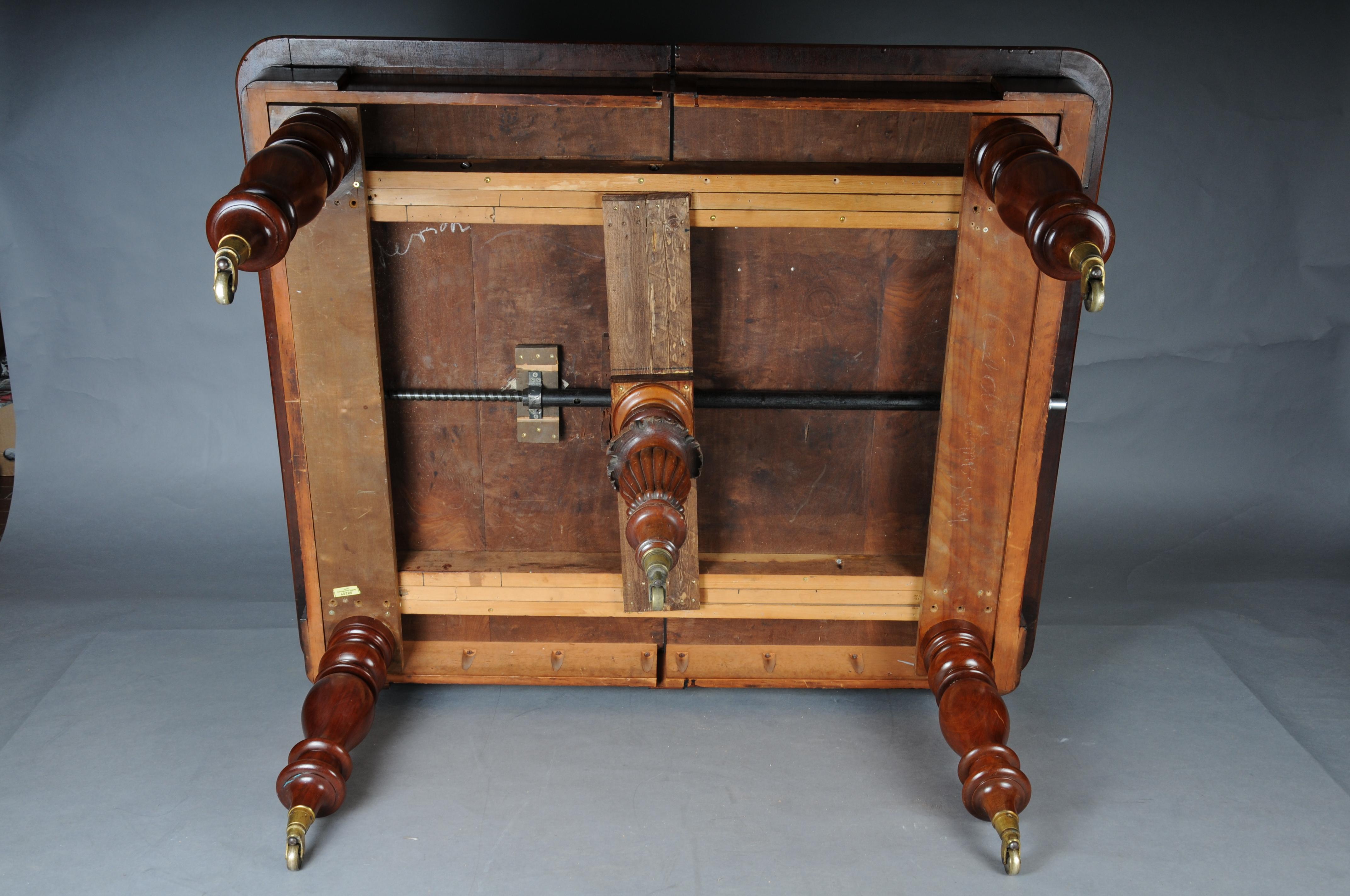 English Extendable Dining Table, Mahogany, circa 1860 For Sale 5