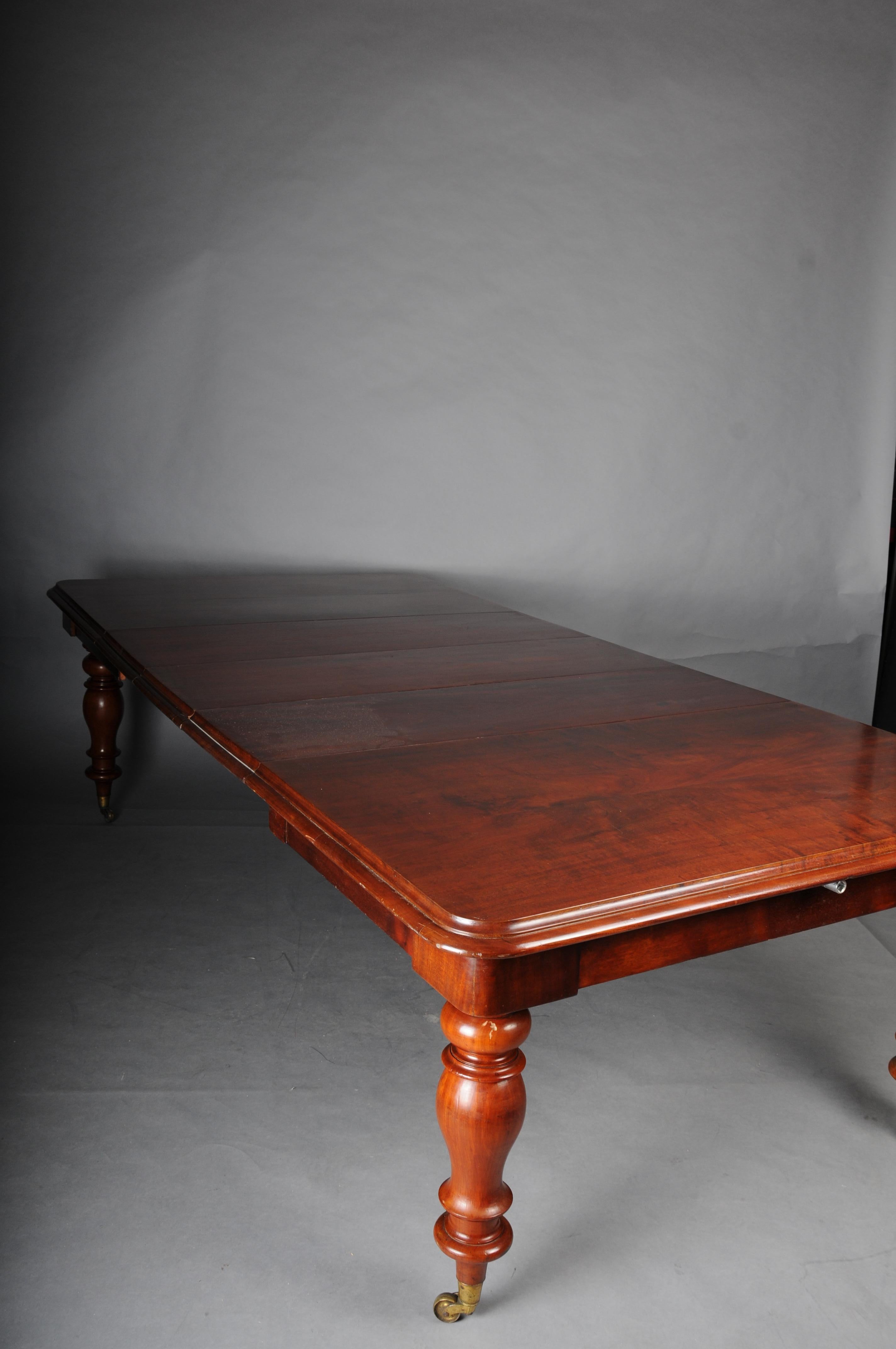 English Extendable Dining Table, Mahogany, circa 1860 For Sale 9