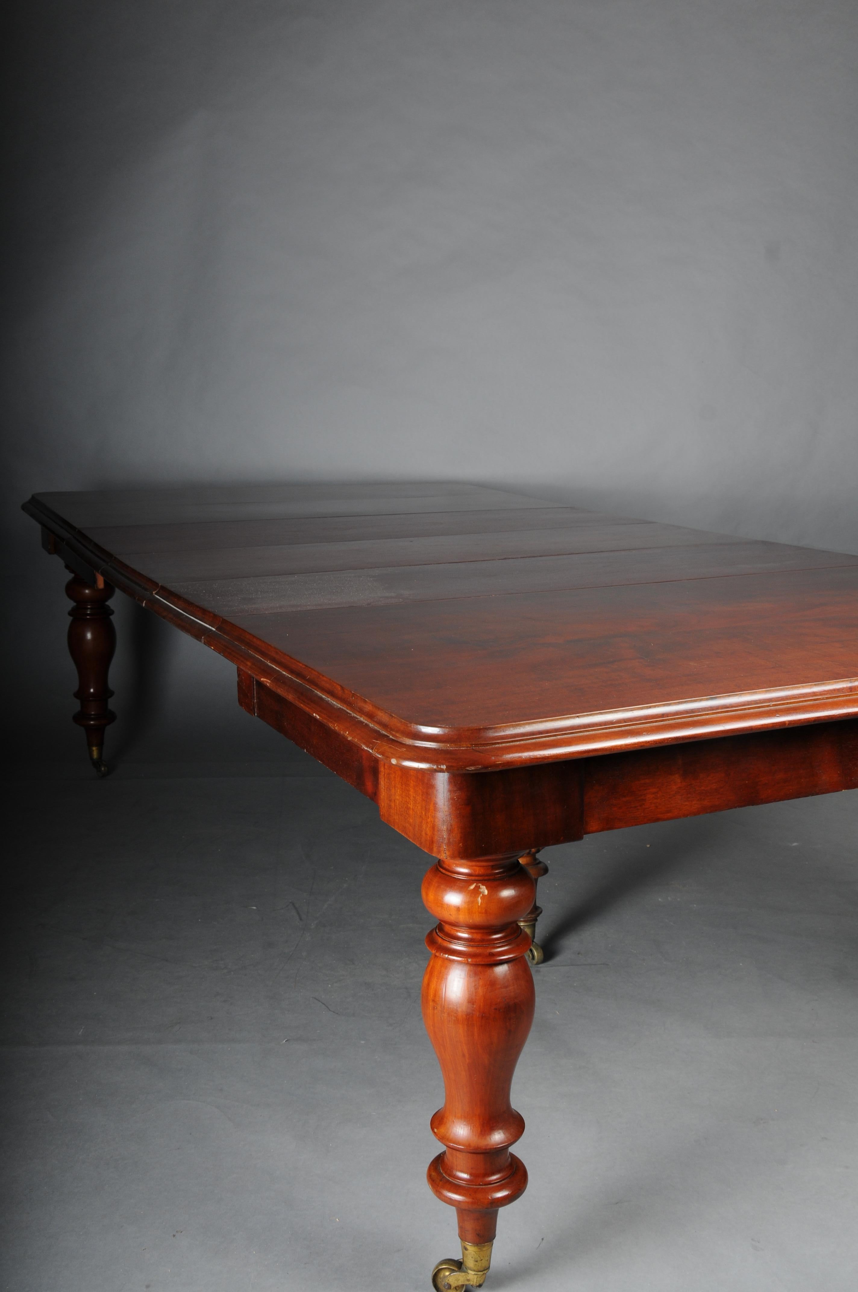English Extendable Dining Table, Mahogany, circa 1860 For Sale 10