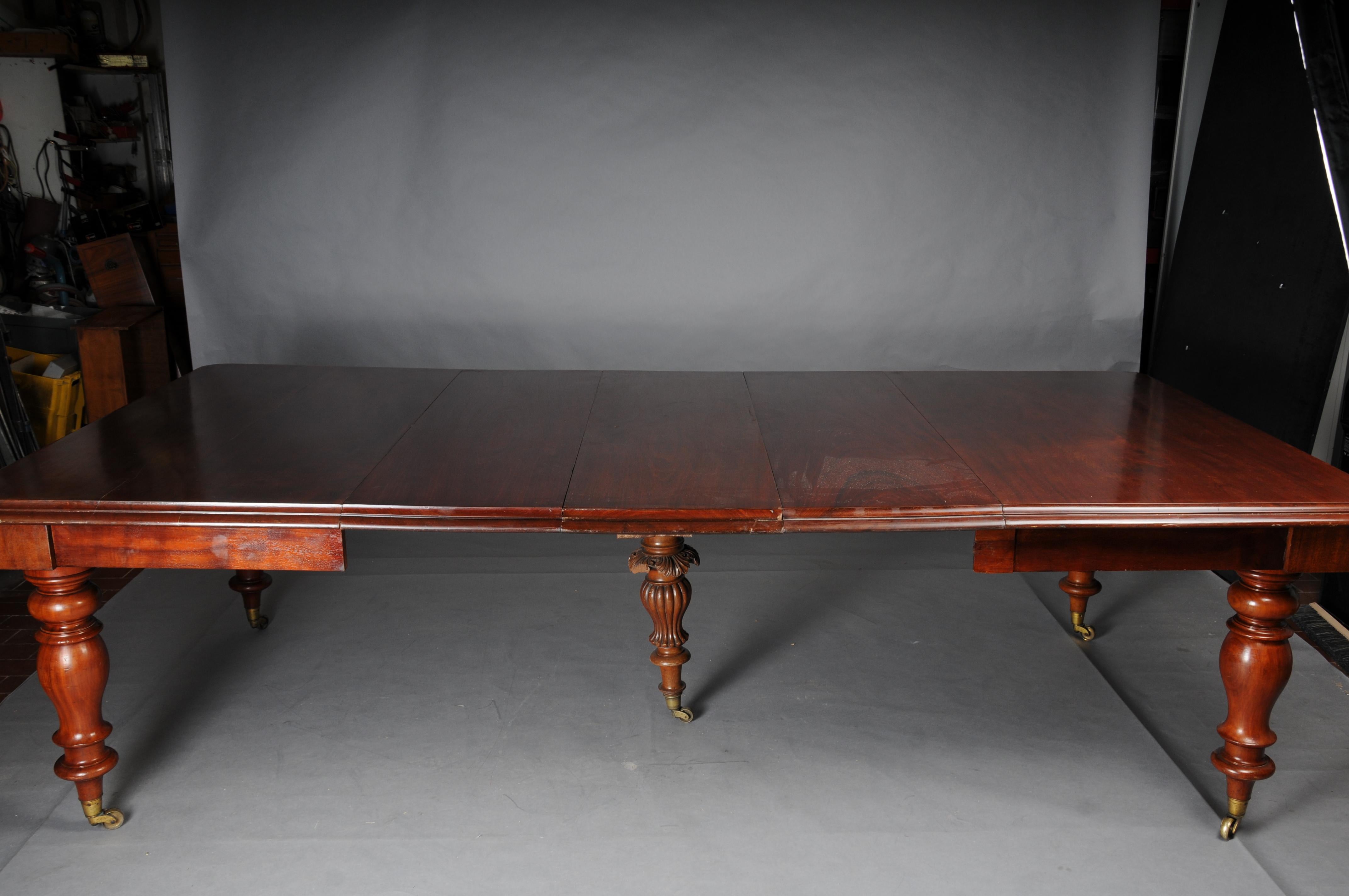English Extendable Dining Table, Mahogany, circa 1860 For Sale 11
