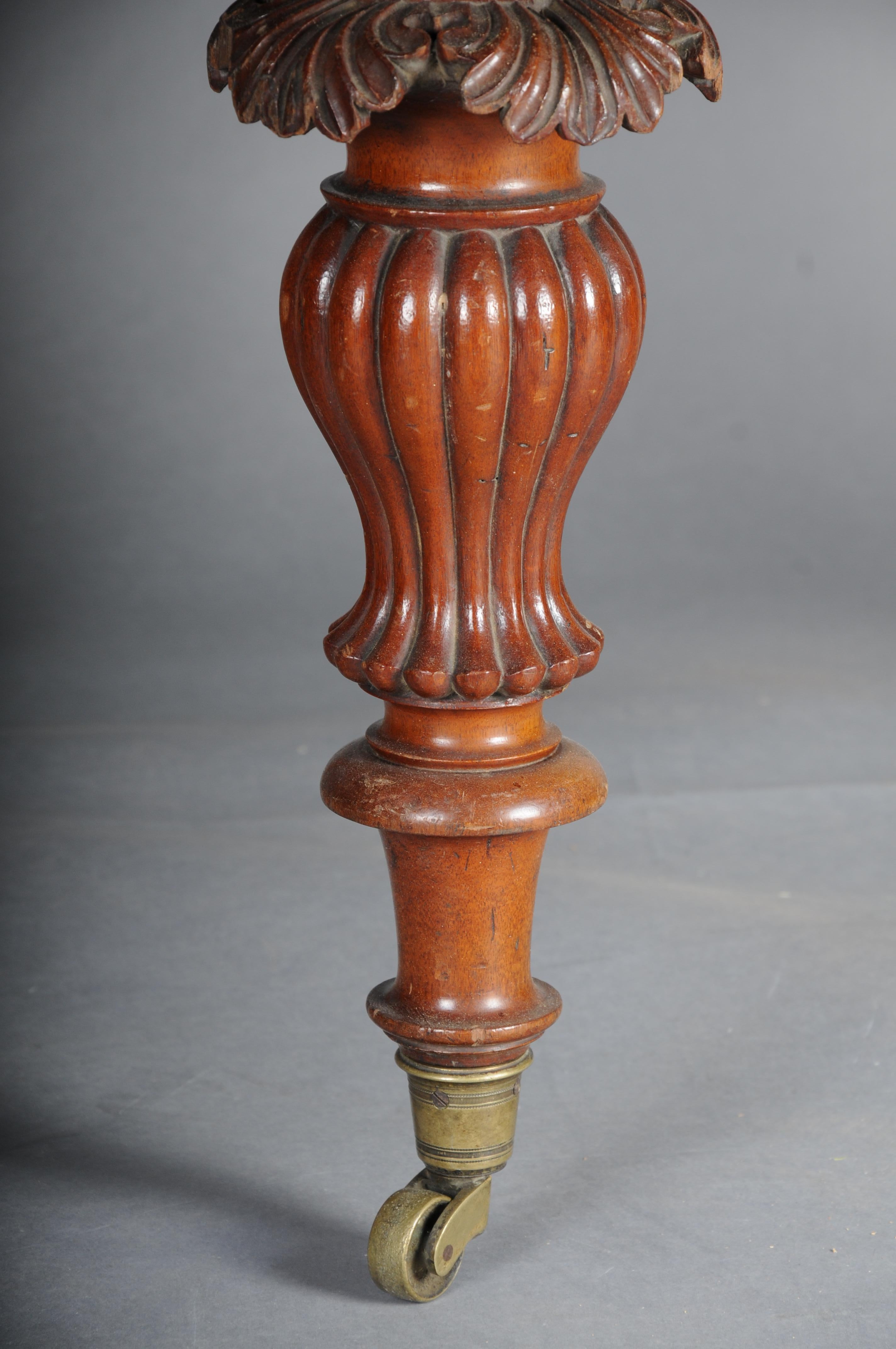 English Extendable Dining Table, Mahogany, circa 1860 For Sale 1