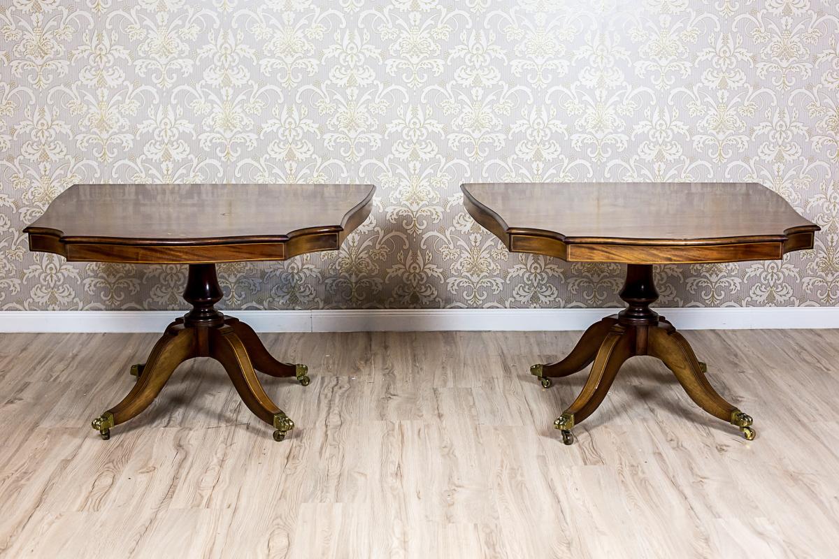 English, Extendable Dining Table Veneered with Mahogany, circa 1920 For Sale 1