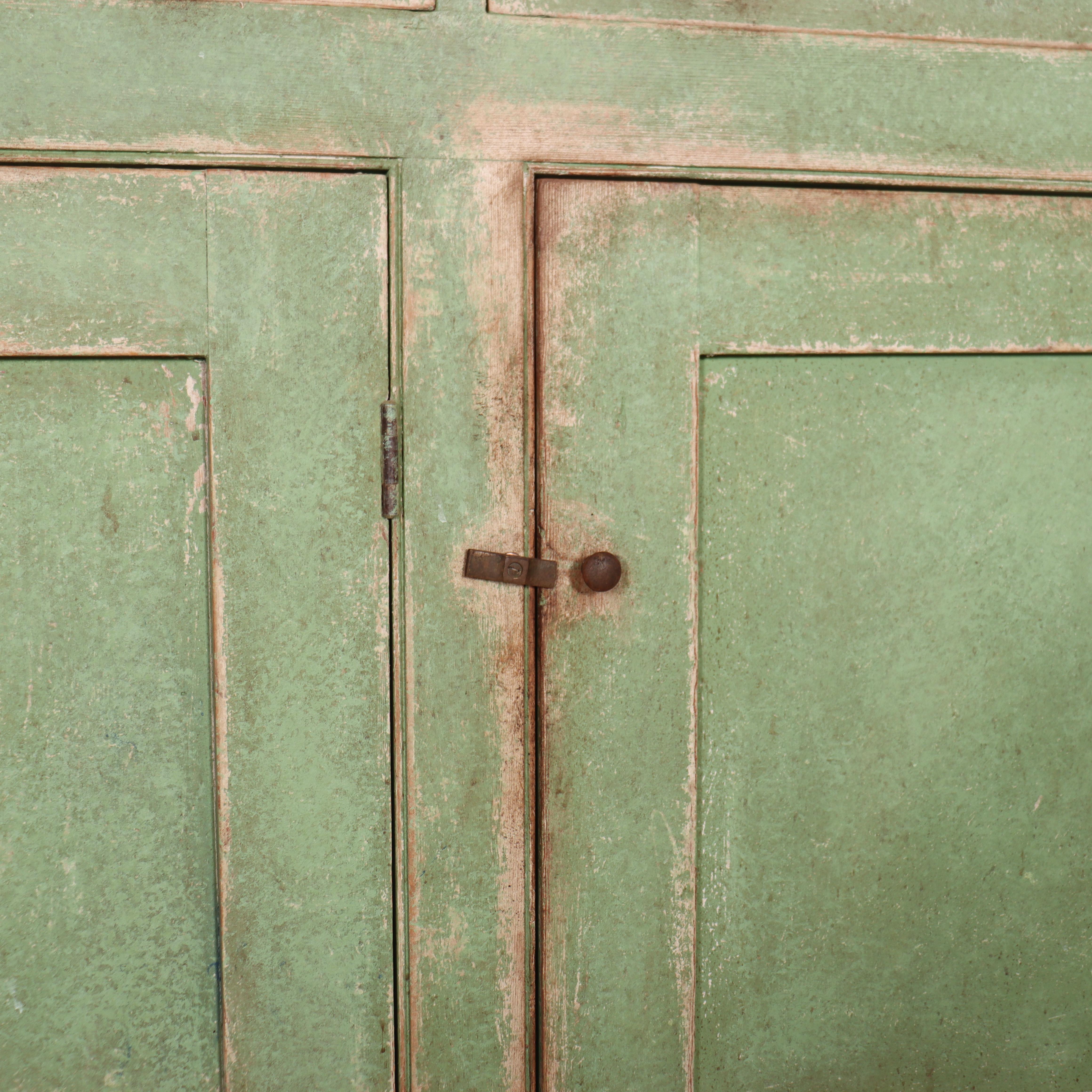 Base de commode English Farm House en vente 2