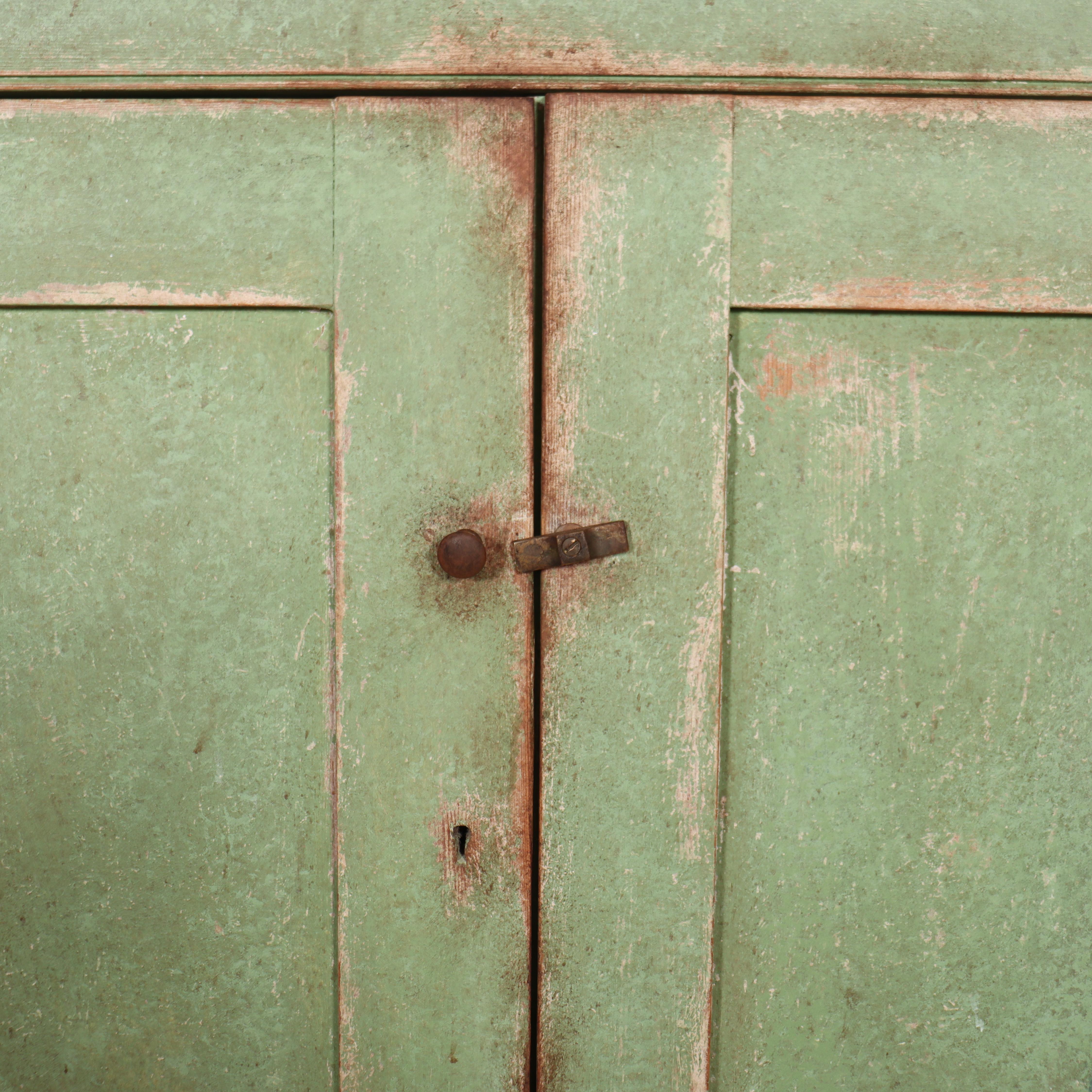 Base de commode English Farm House en vente 1