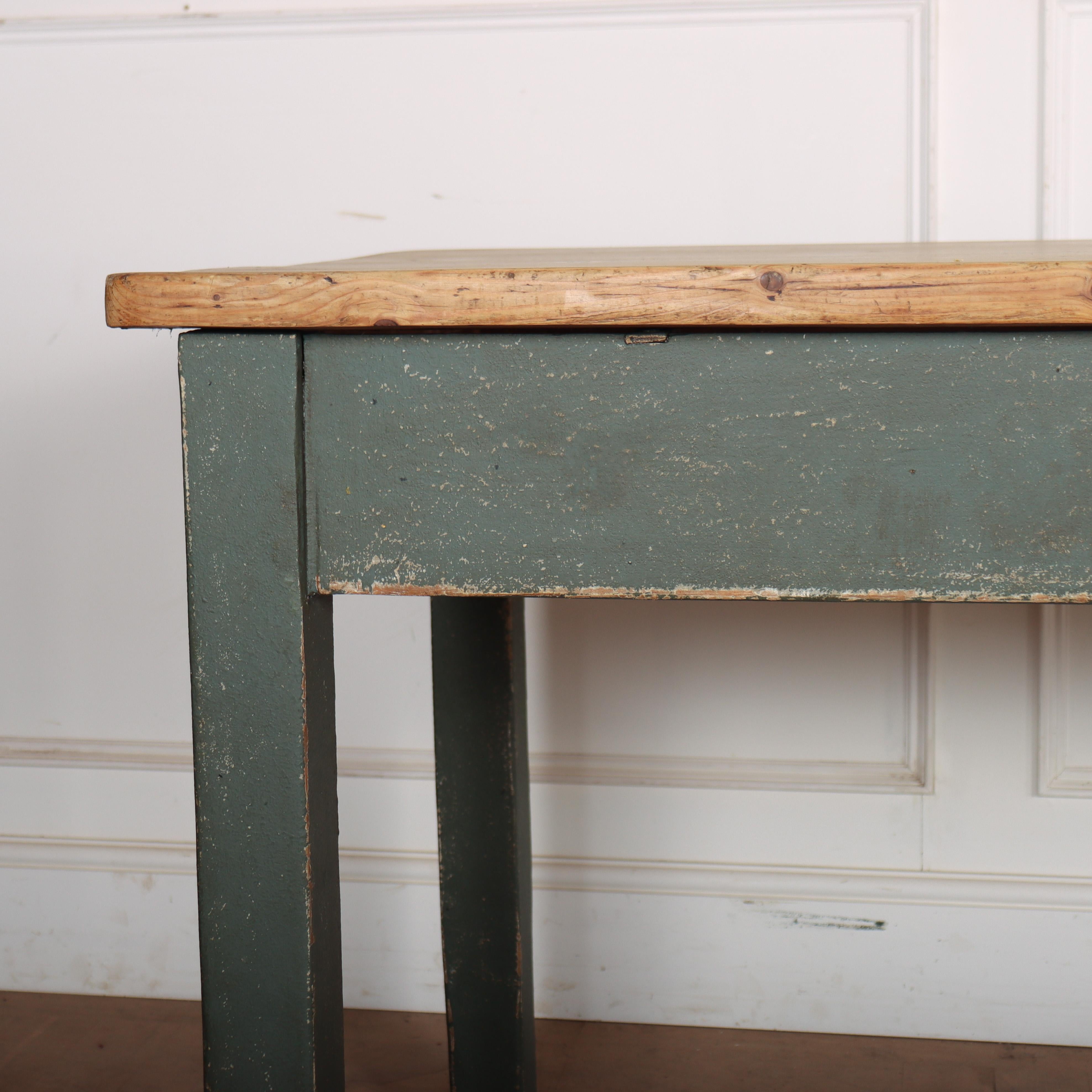 English Farm House Table In Good Condition For Sale In Leamington Spa, Warwickshire