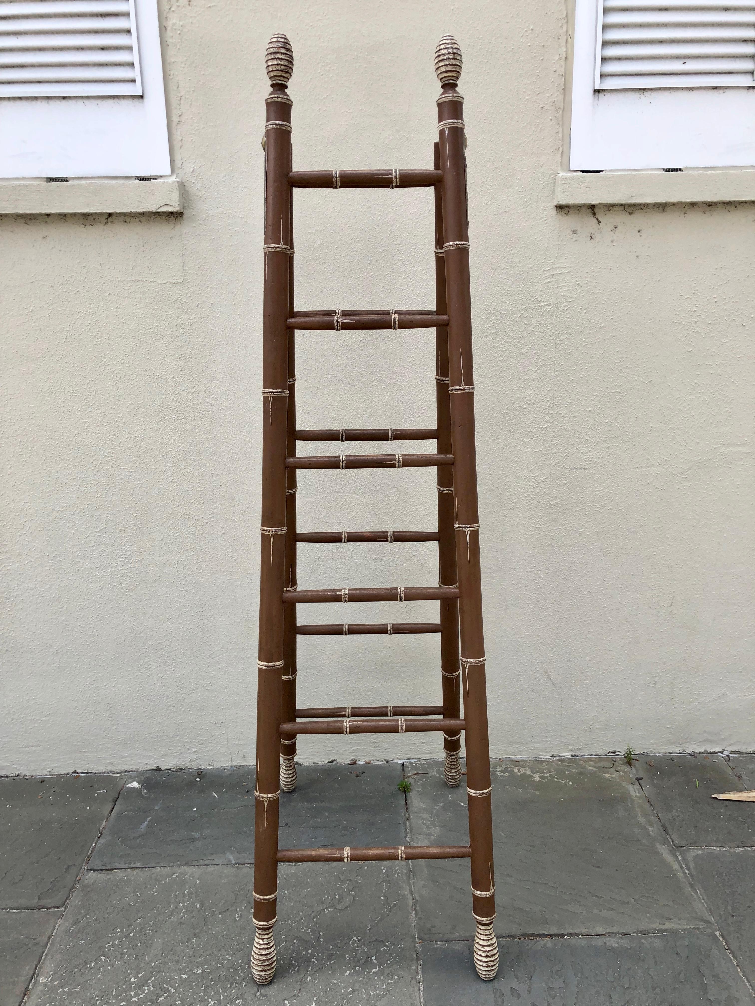 English Faux Bamboo Library Ladder in Brown Paint with White Accents, circa 1830 In Good Condition In Charleston, SC