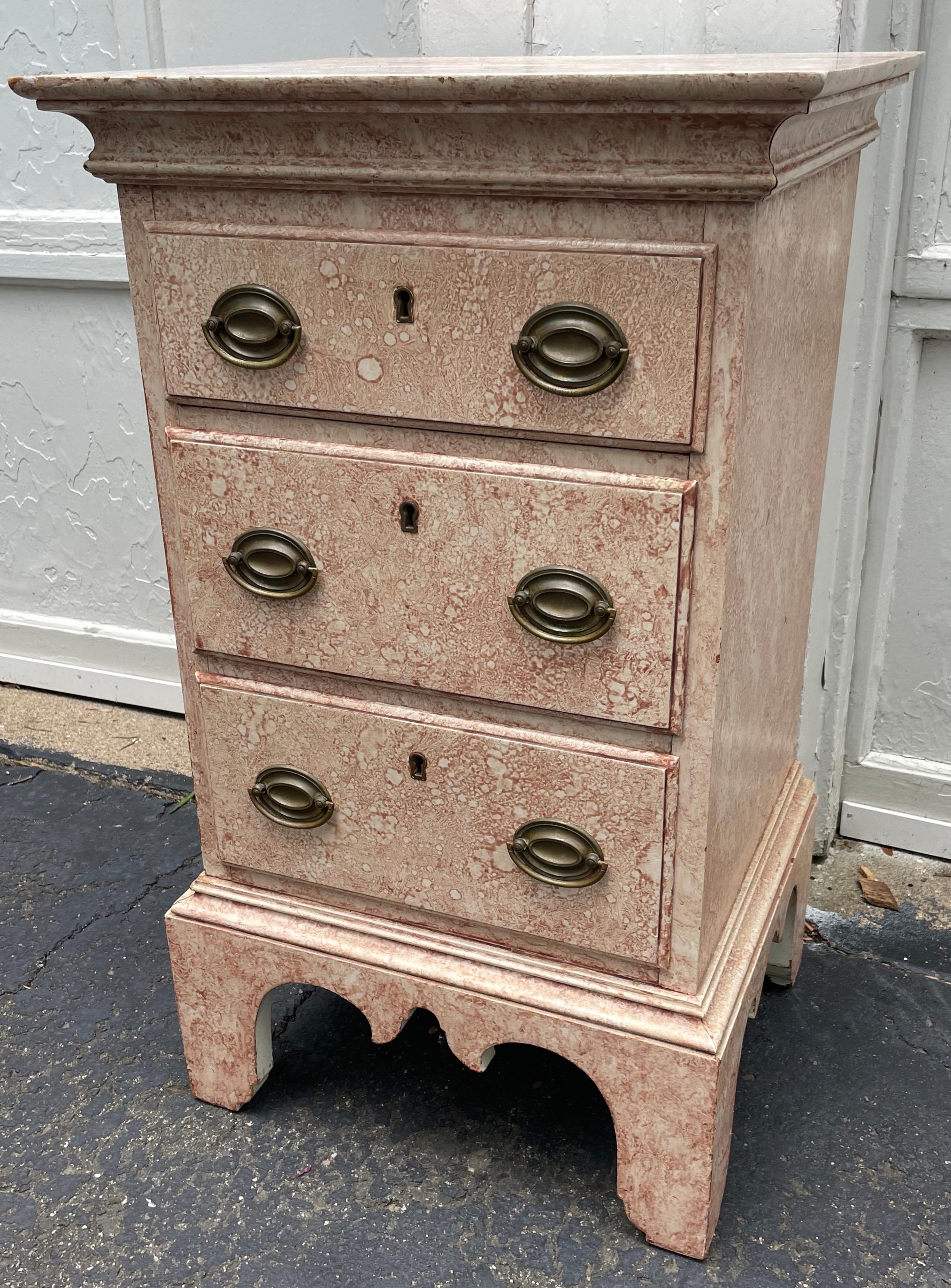 English Faux Marble Painted Night Stand Side Table  For Sale 1