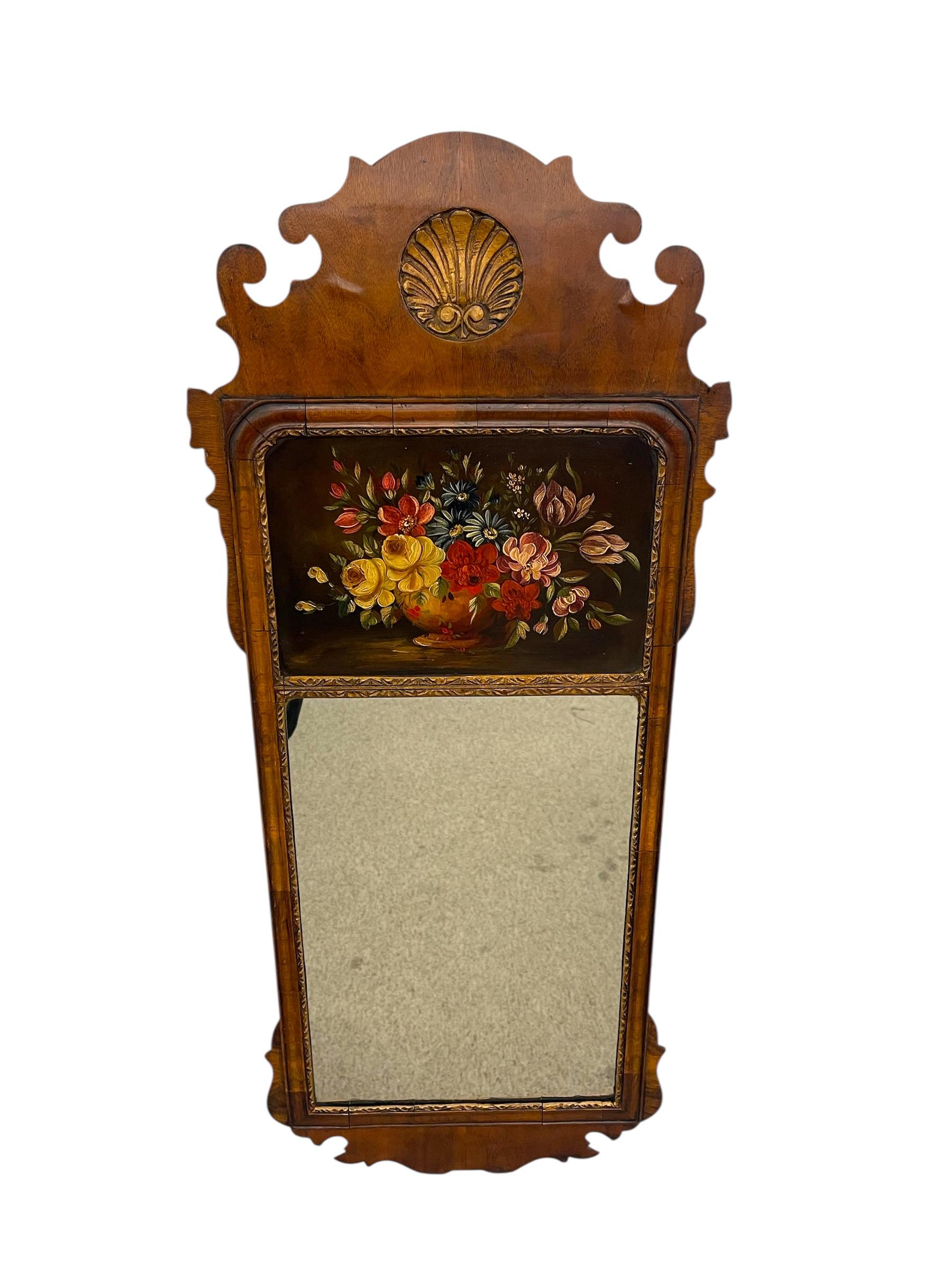 Miroir mural de style fédéral anglais avec panneau floral peint à la main Bon état - En vente à Seattle, WA