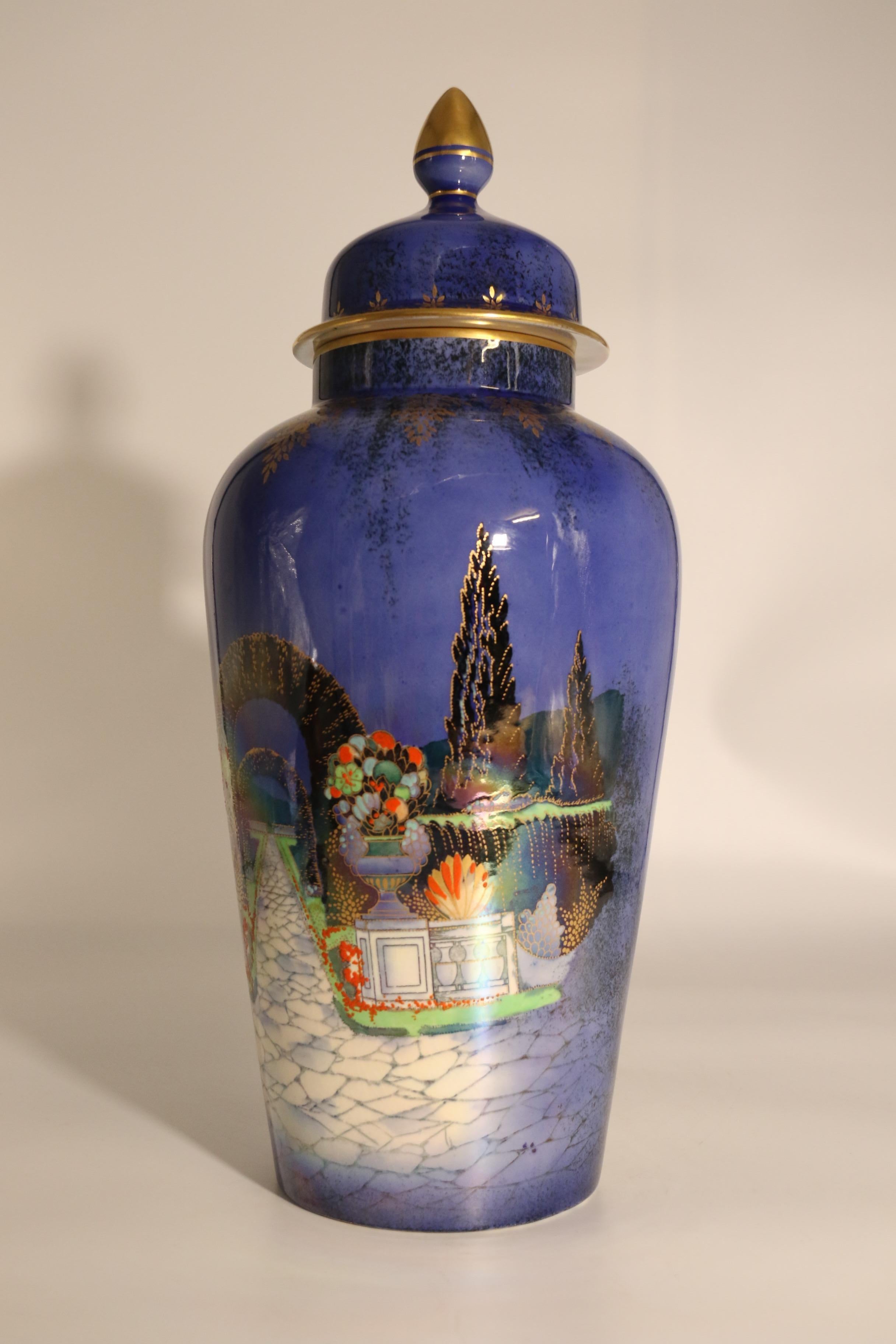 English Fieldings Crown Devon vase and cover, circa 1920 In Good Condition For Sale In Central England, GB