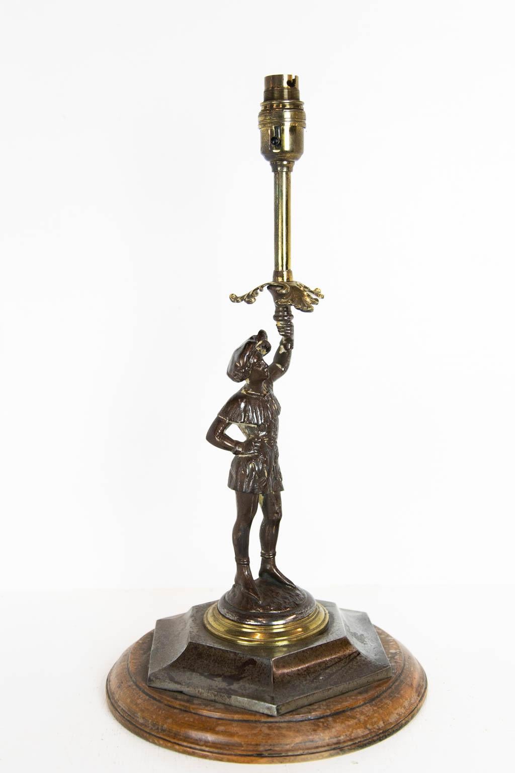 Laiton Lampe figurative anglaise en vente