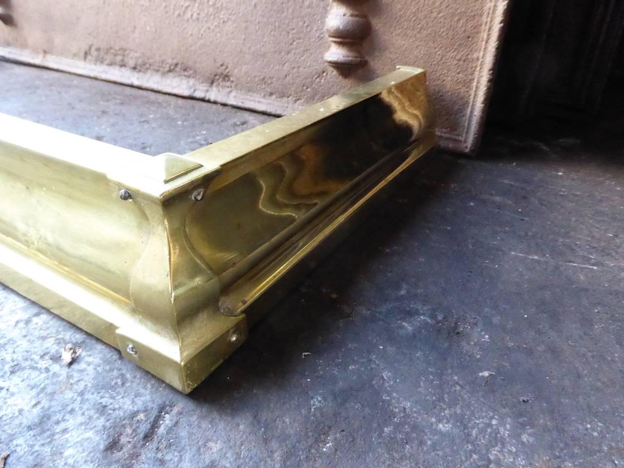 English Victorian Style Fireplace Fender For Sale 3