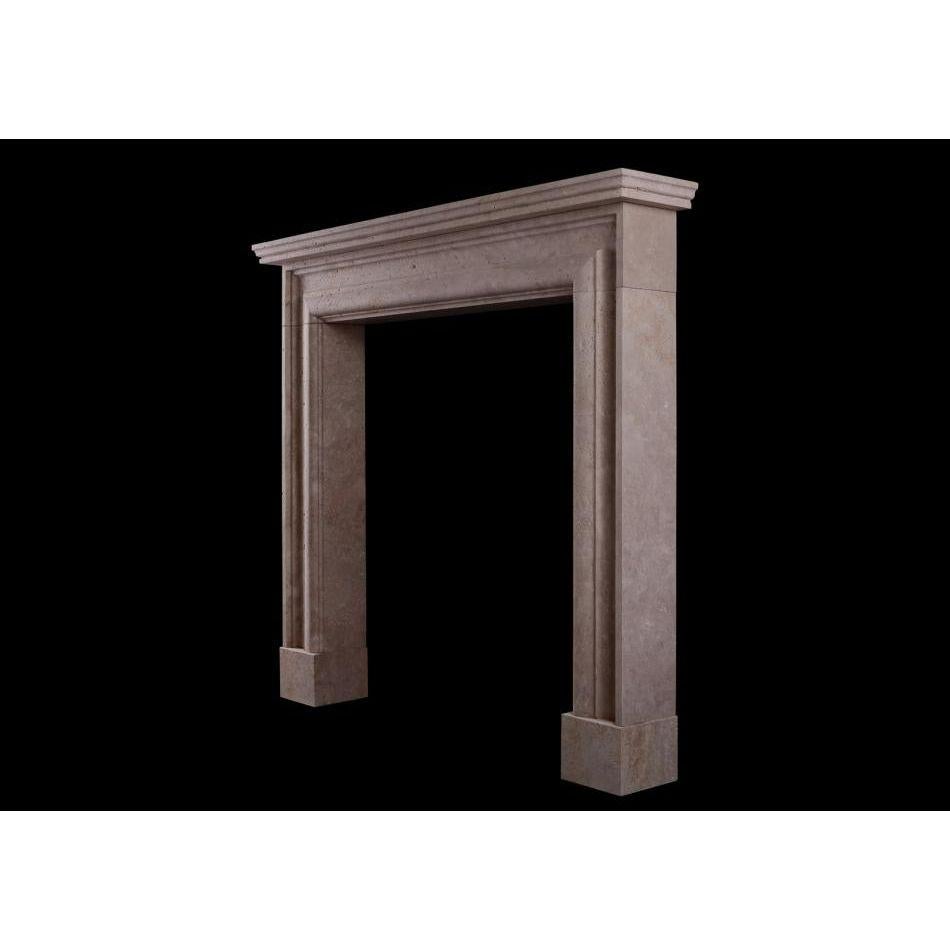 English Fireplace in Travertine Stone In New Condition For Sale In London, GB