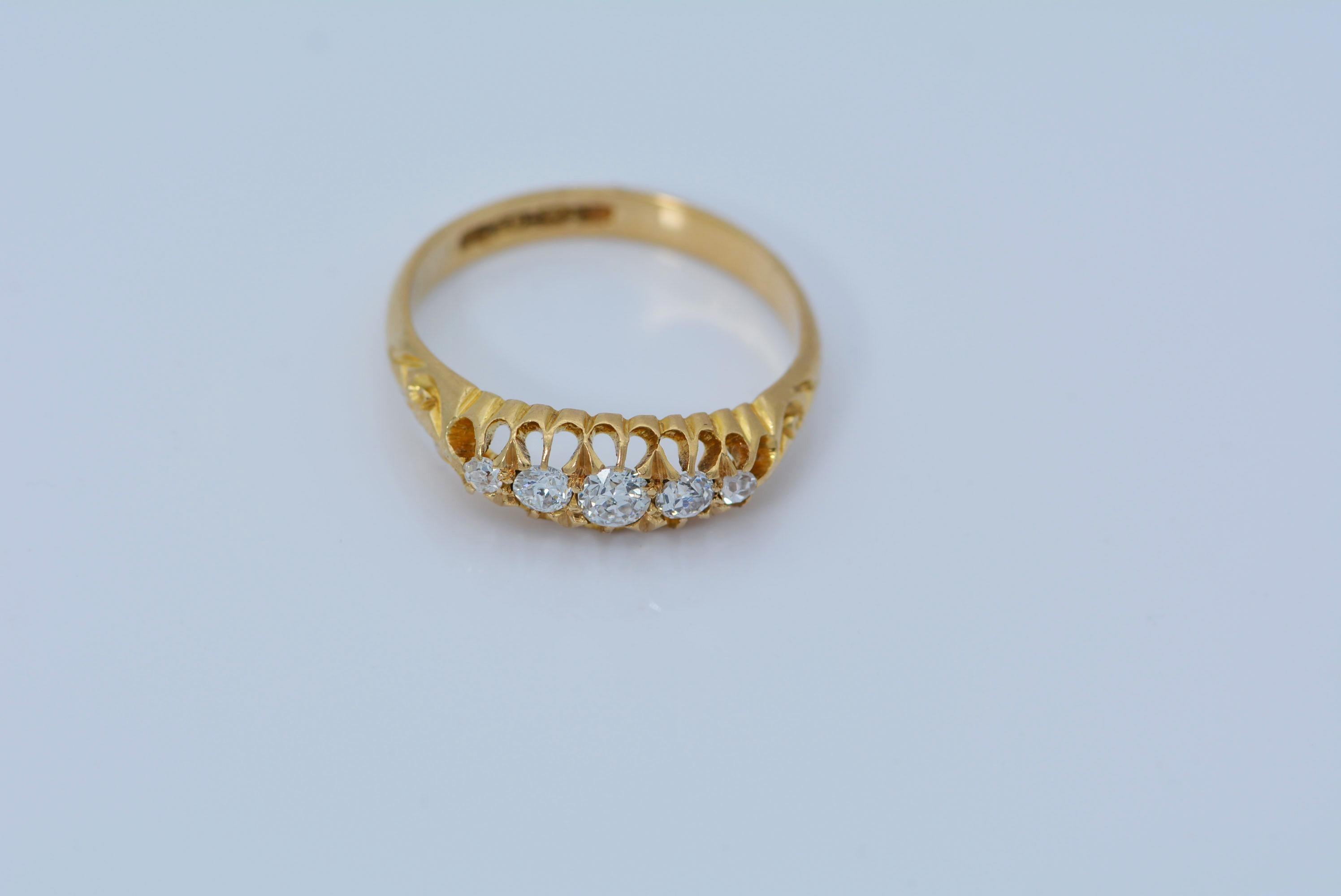 Women's English Five Diamond Ring in 18 Karat Gold For Sale