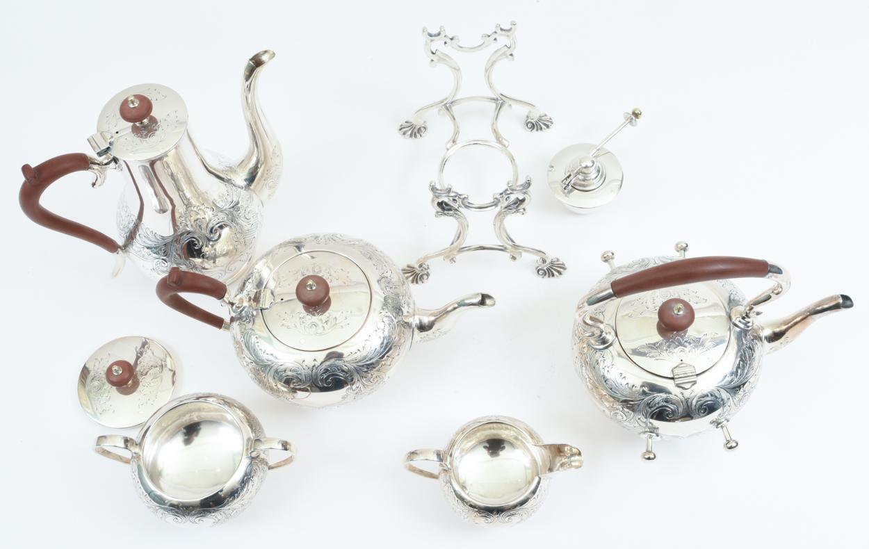 English Five-Piece Silver Plate Tea or Coffee Service with Wood Handle In Excellent Condition In Tarry Town, NY
