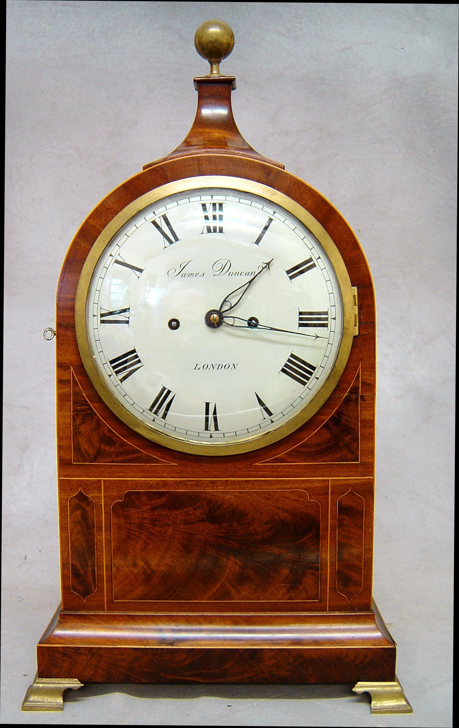 George III Horloge à chevalet George III en acajou flammé anglais par James Duncan, Londres en vente