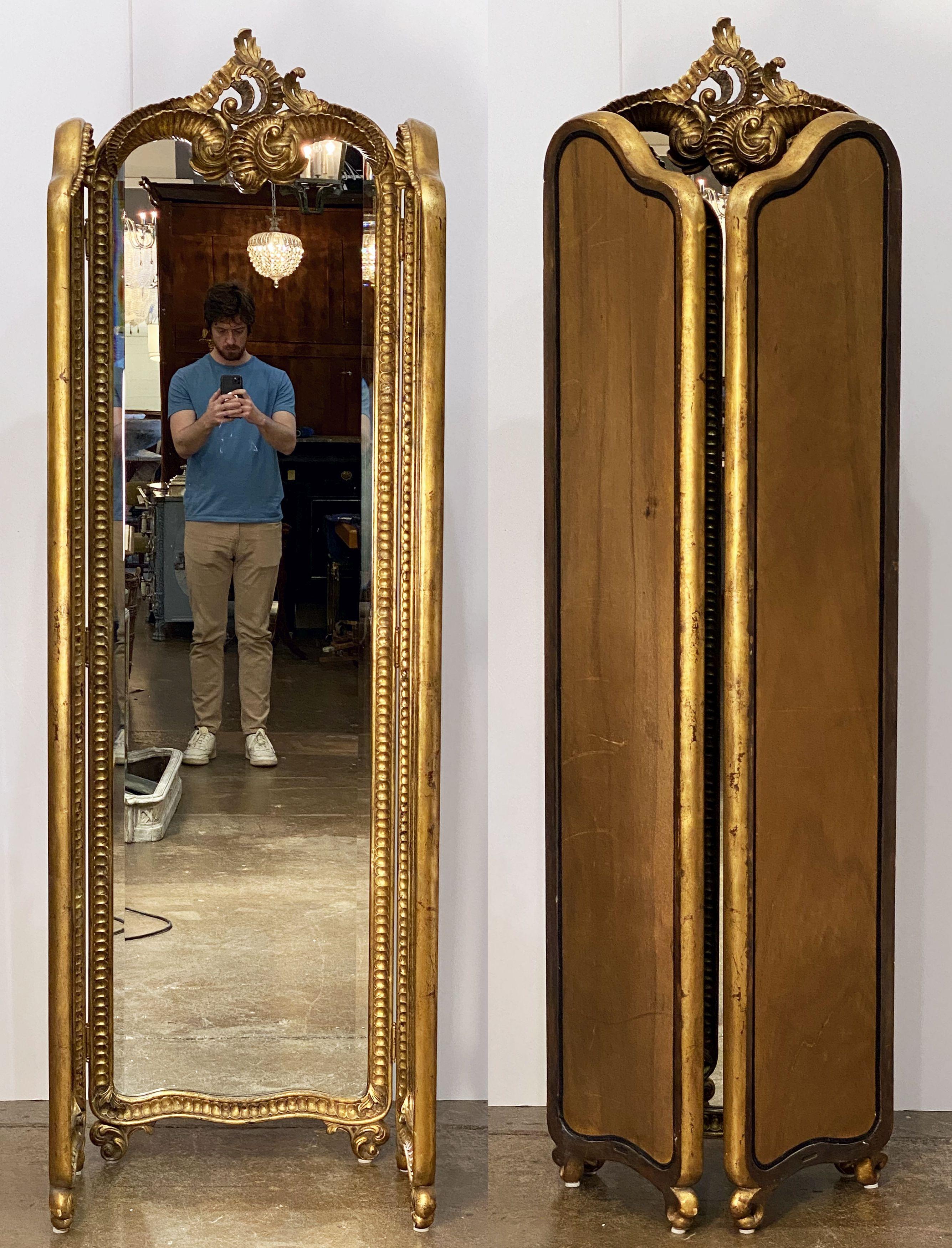 English Floor Standing Three Panel Dressing Mirror with Gilded Frame (H 82 1/4) In Good Condition In Austin, TX