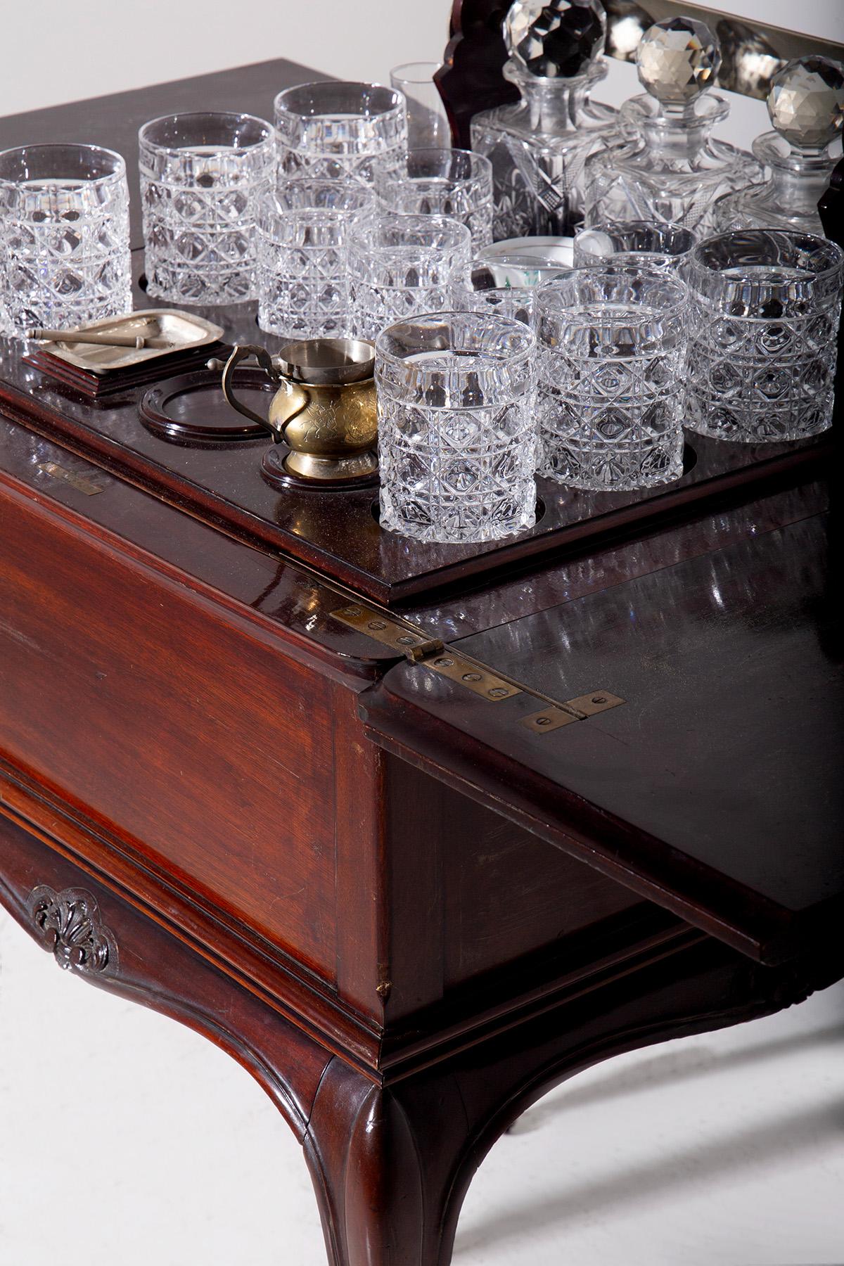 English Foldable Bar Cabinet 1