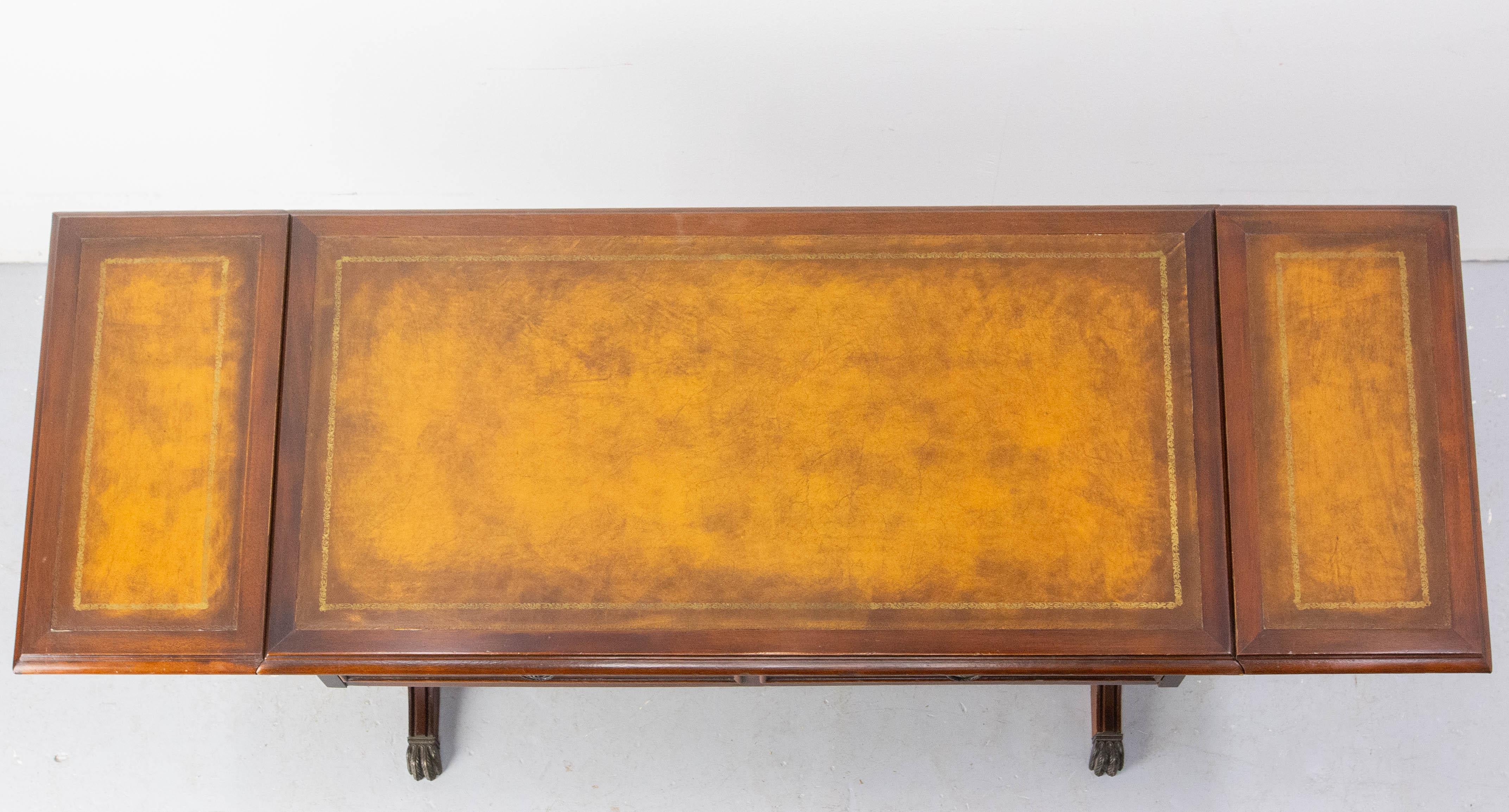 English Folding Coffee Table White Wood and Leather, circa 1960 In Good Condition For Sale In Labrit, Landes